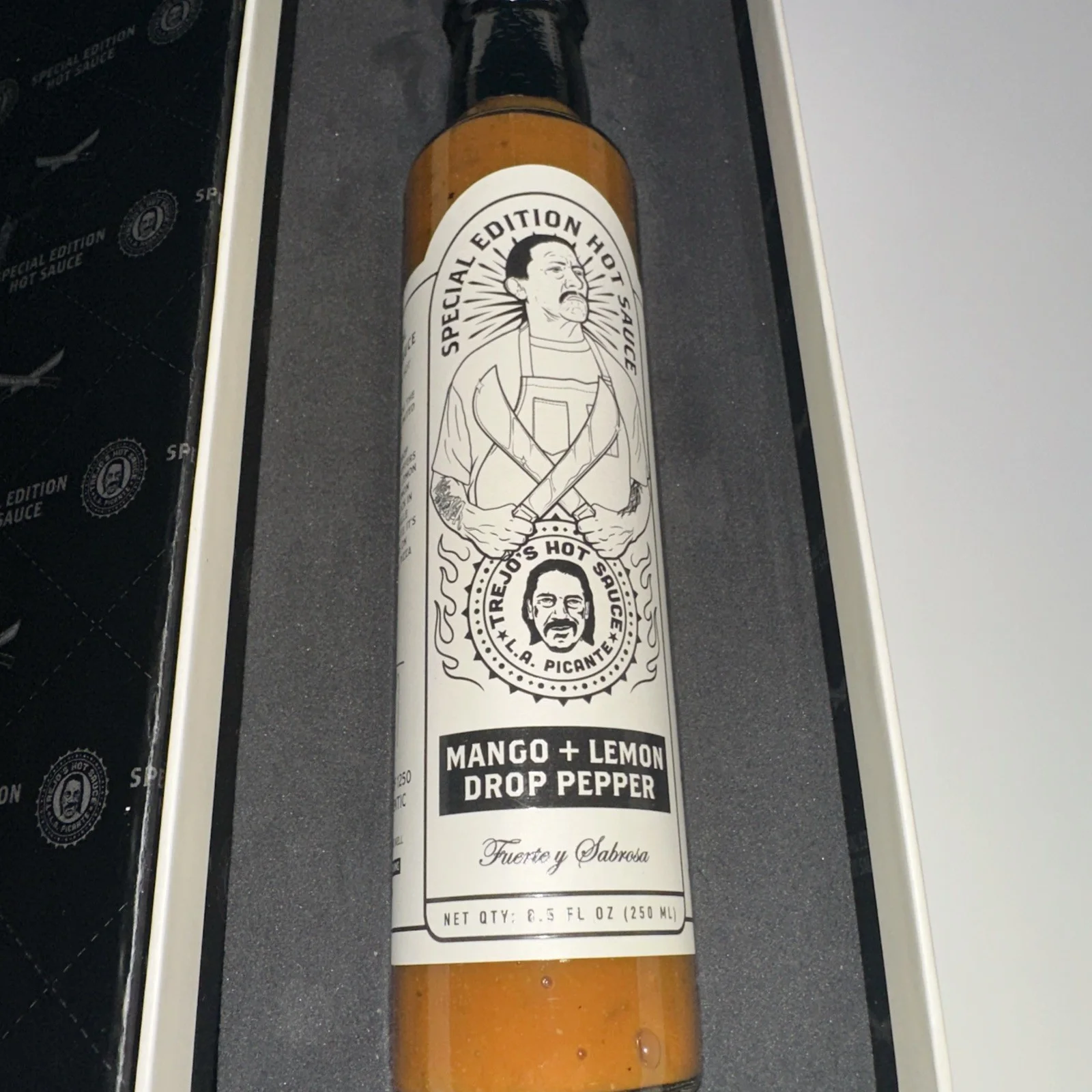 Special Edition Trejo’s Hot Sauce Mango & Lemon Drop Pepper. AUTOGRAPH LIMITED, изображение 5