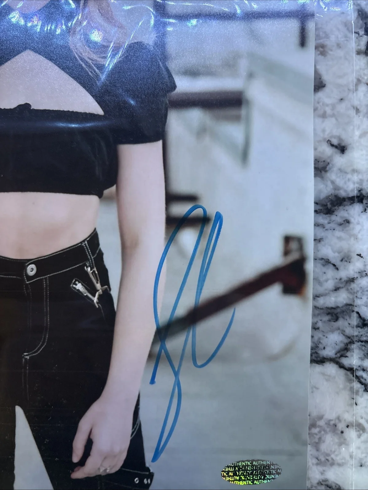 SABRINA CARPENTER Signed Original 8x10" Authentic Autograph w/COA, image 2