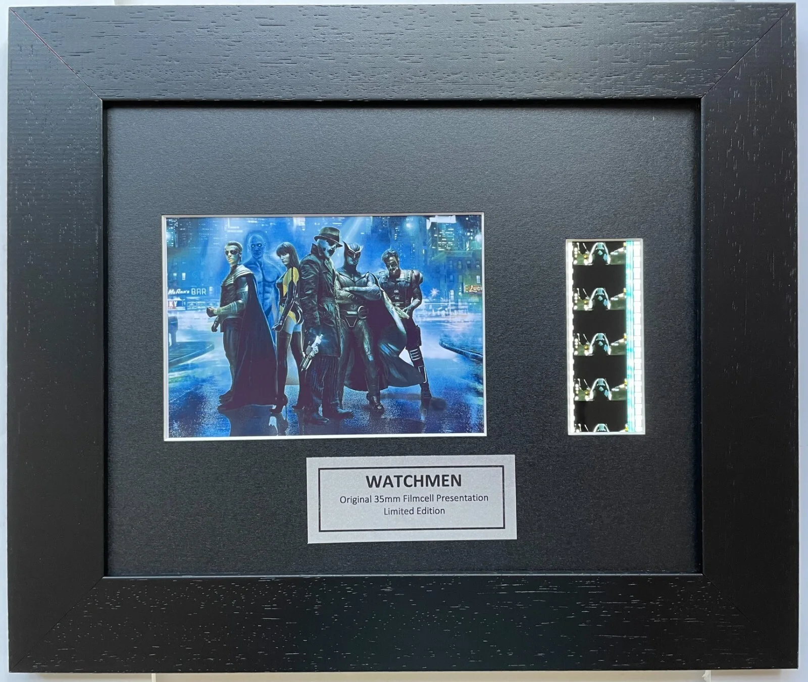 Watchmen of 2009 Original 35mm Film Cells set within Quality Wood Frame + COA v1, изображение 4