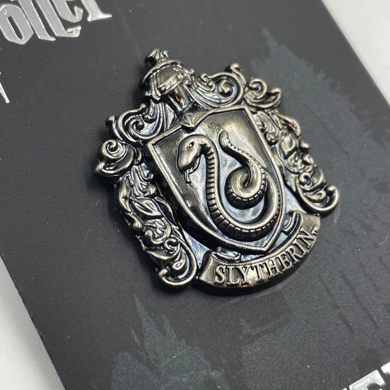 Harry Potter Slytherin Pin Badge • The Simpsons • Officially Licensed • New, image 5
