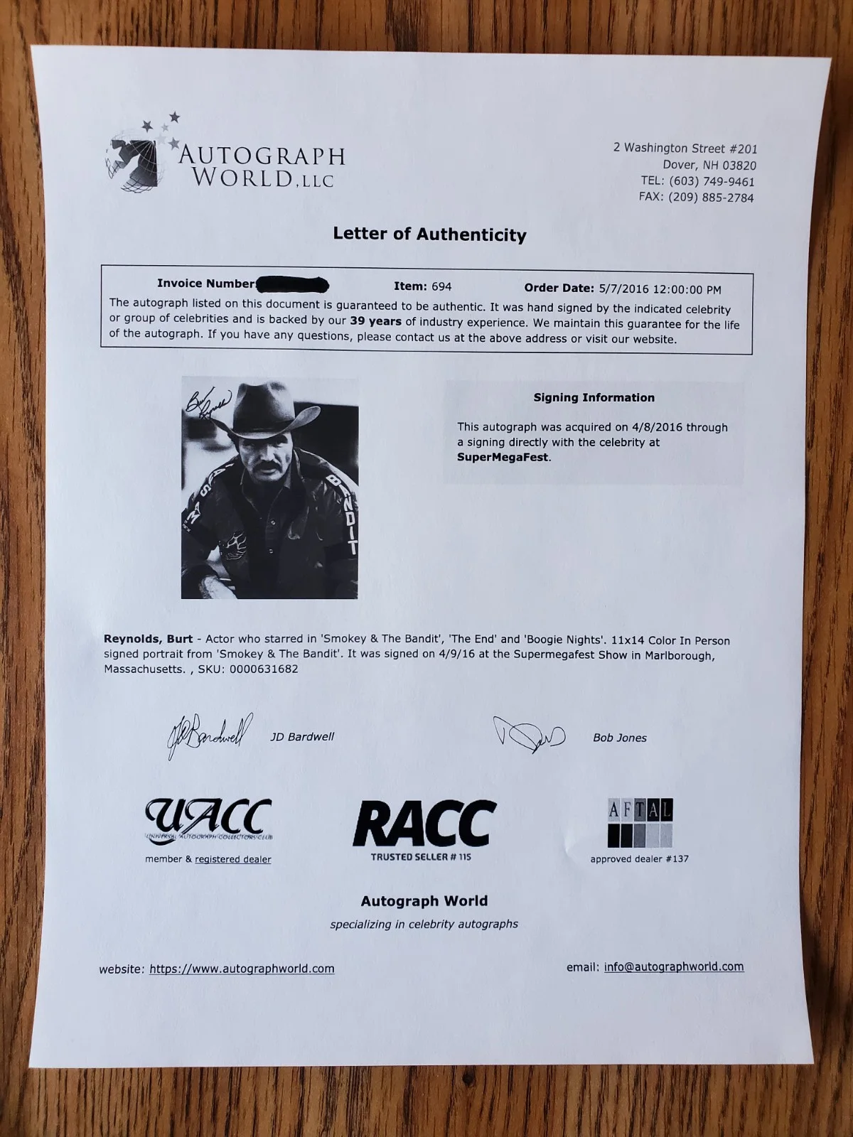 Burt Reynolds — BURT REYNOLDS 11X14 Autographed Photo from Smokey & The Bandit with COA, image 3