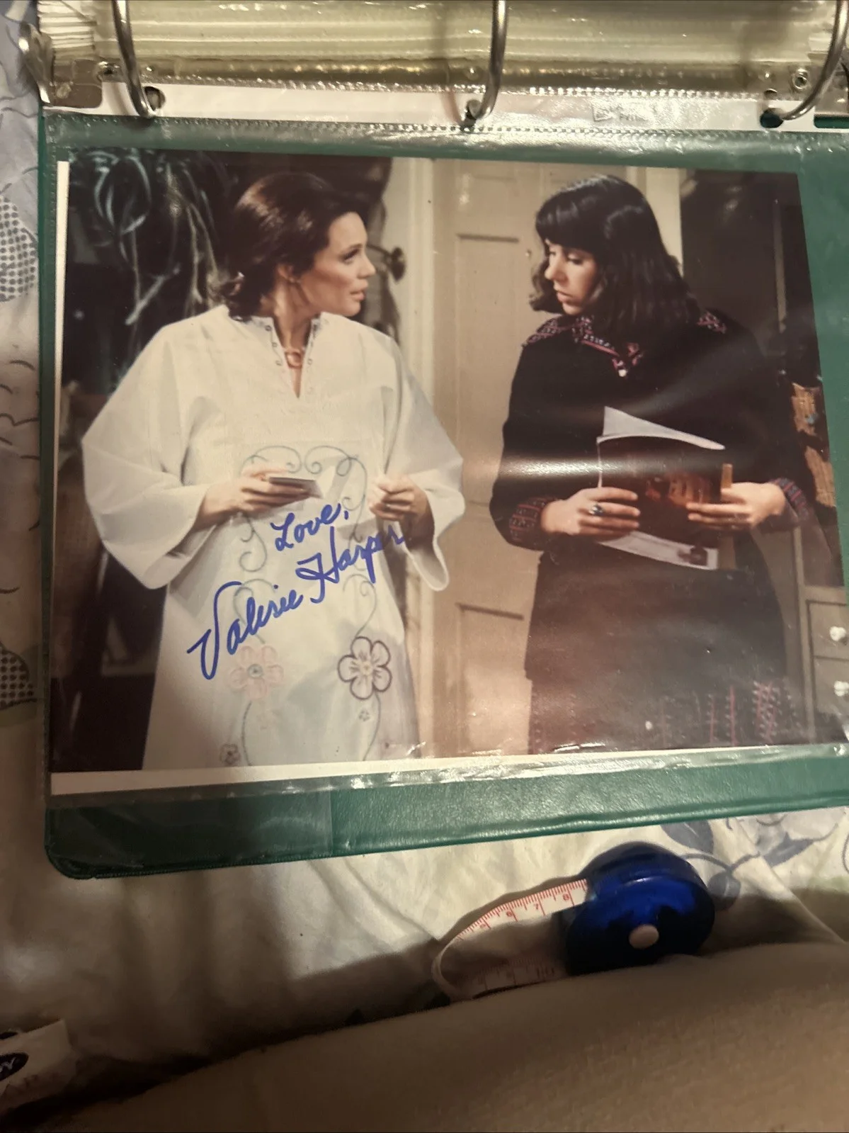 Valerie Harper — Valerie Harper 8 X 10 Autographed Colored Photo Authentic, image 2