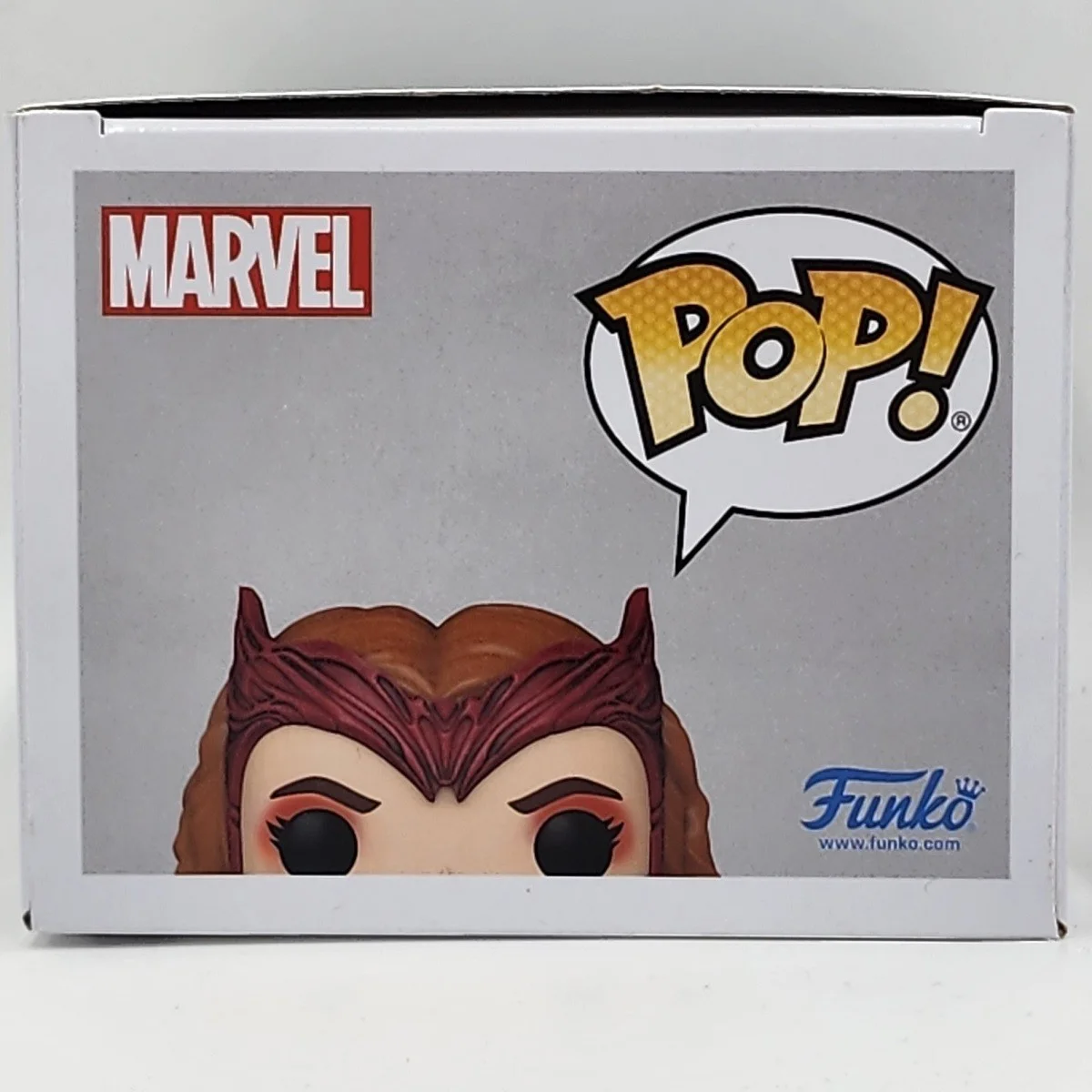 Elizabeth Olsen — Elizabeth Olsen Signed Glow-In-The-Dark Funko (1007) w/ "Scarlet Witch", изображение 3