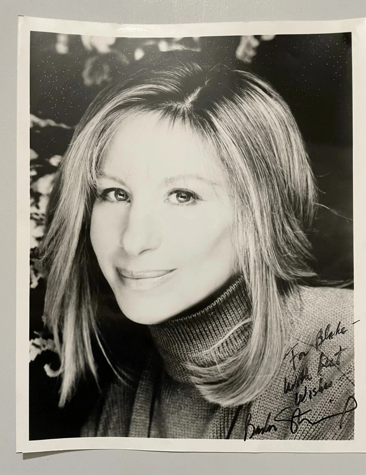 Barbra Streisand — Barbra Streisand Signed Autographed 8 x 10 Photo BECKETT BAS LOA