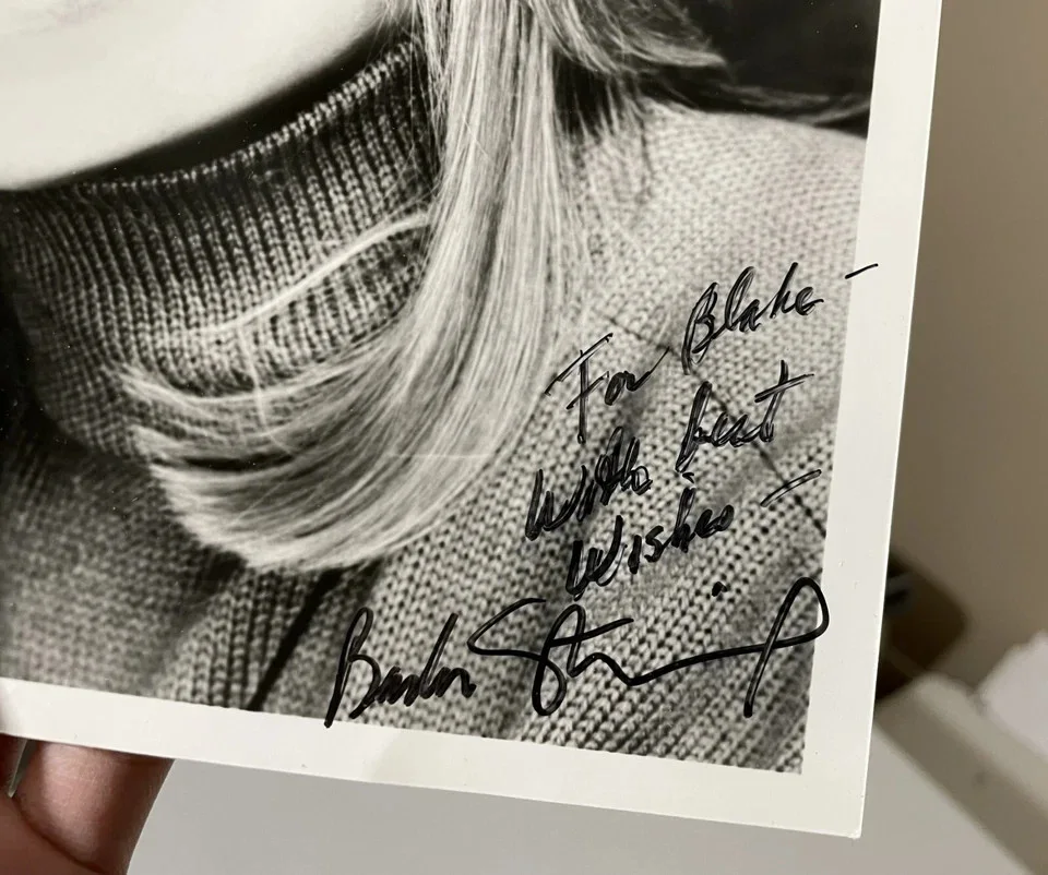 Barbra Streisand — Barbra Streisand Signed Autographed 8 x 10 Photo BECKETT BAS LOA, изображение 2