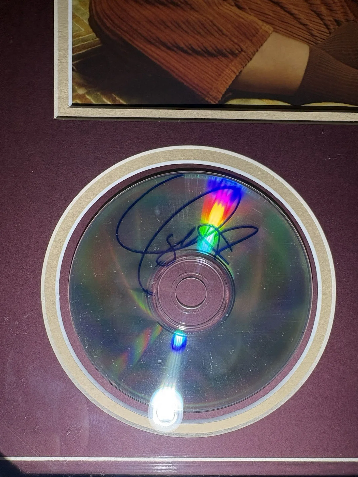 Taylor Swift Signed Autograph CD Framed Display 19x23 Plaque Allstar Certified, image 2
