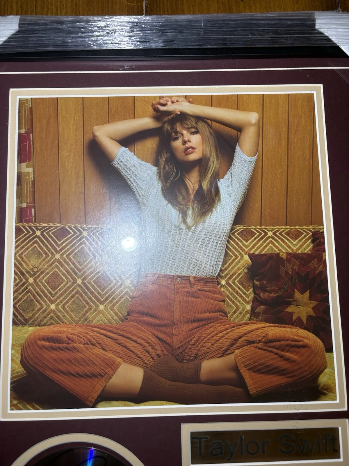 Taylor Swift Signed Autograph CD Framed Display 19x23 Plaque Allstar Certified, image 4