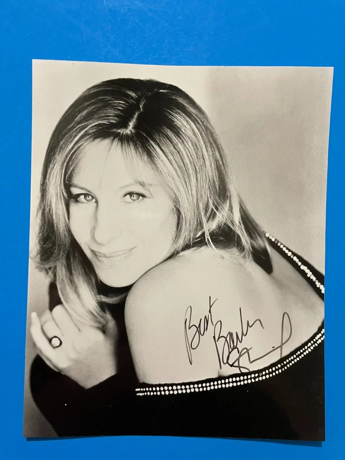 Barbra Streisand — Barbra Streisand Signed Autographed 8 x 10 Photo