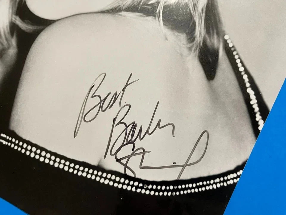 Barbra Streisand — Barbra Streisand Signed Autographed 8 x 10 Photo, изображение 2