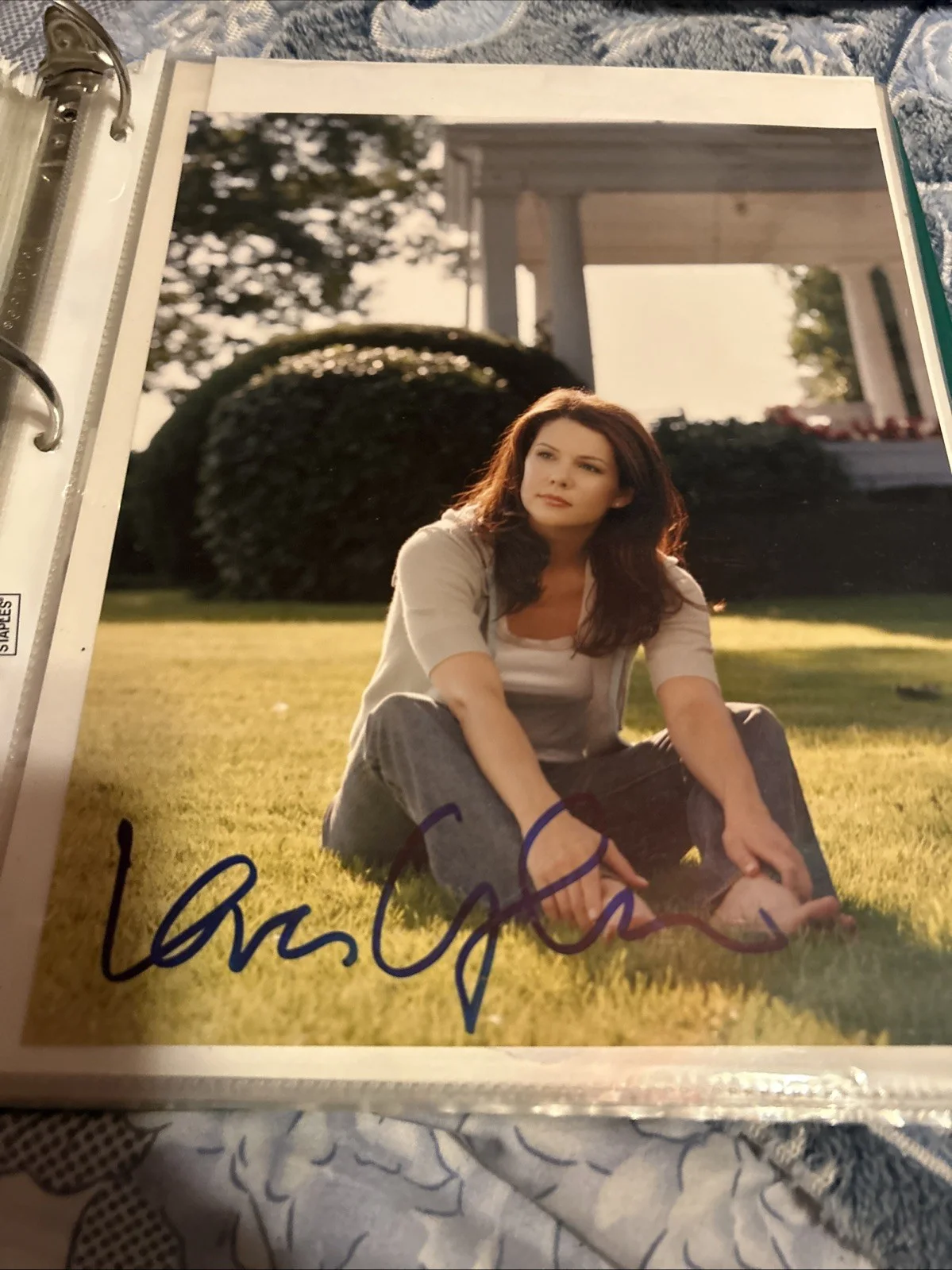 Lauren Graham — Lauren Graham Autographed 8 X 10 Color Photo Gilmore Girls