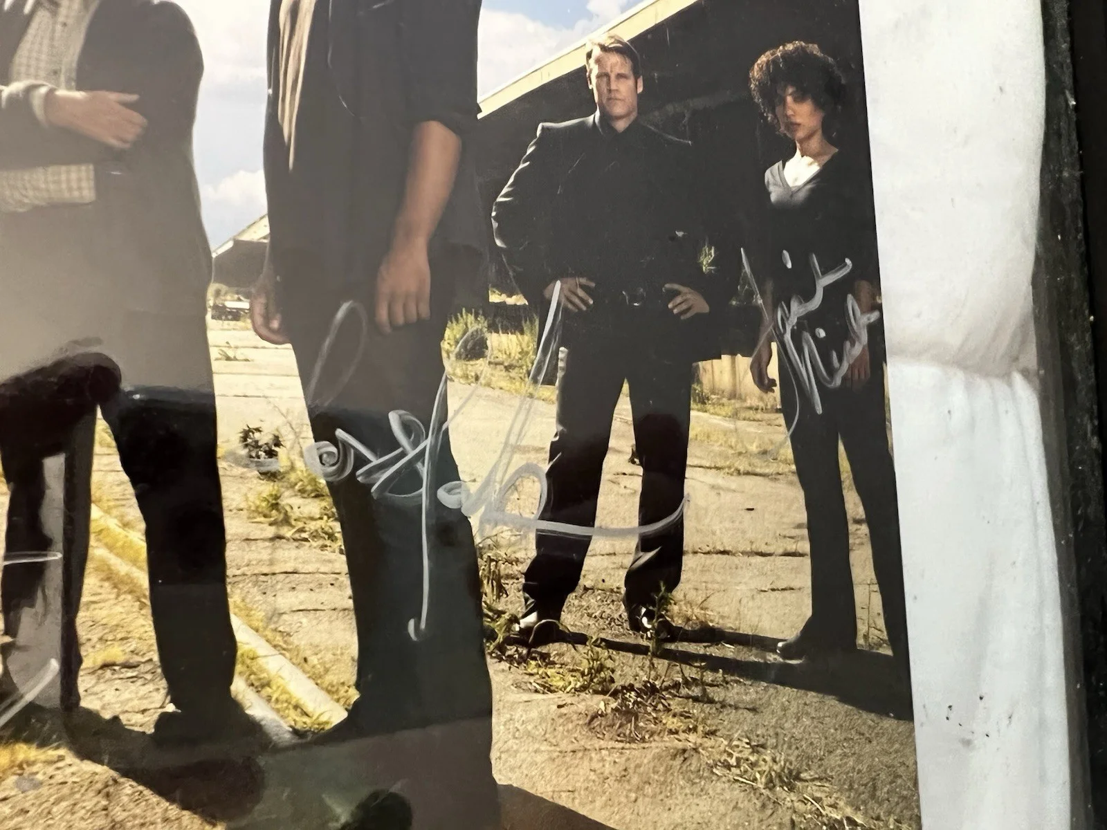 Anna Torv — Fringe Autographed Photo NYCC 2009 - Joshua Jackson, Anna Torv, Lance Reddick, изображение 4