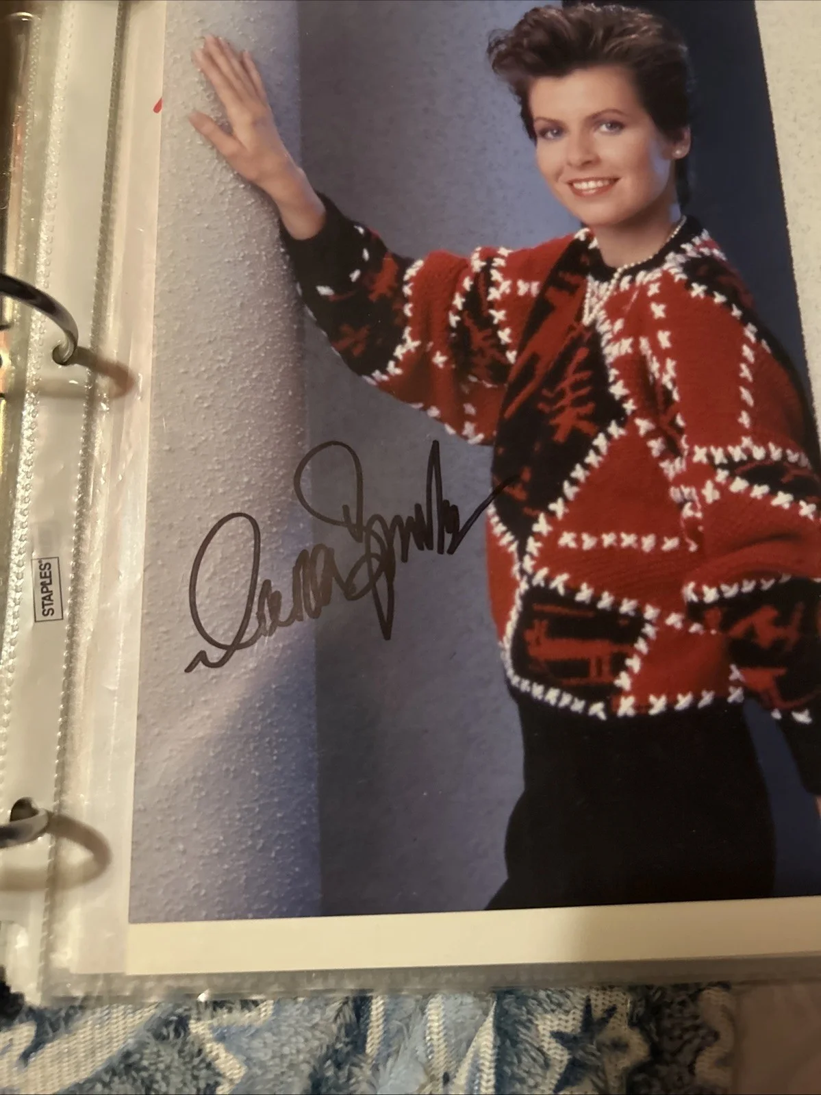 Dana Sparks — Dana Sparks 8 X 10 Color Photo Autographed Authentic, image 2