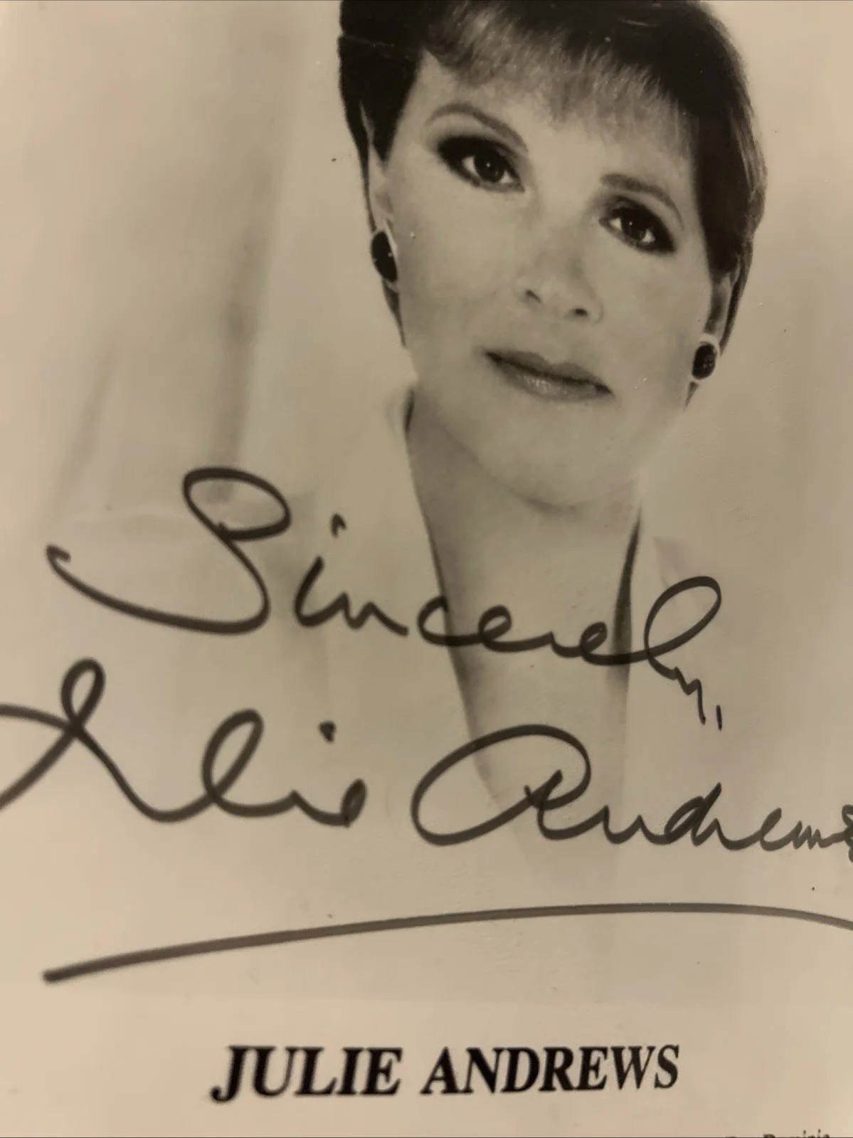 Julie Andrews — Julie Andrews Autograph Photo 8 X 10 Black-And-White, image 3