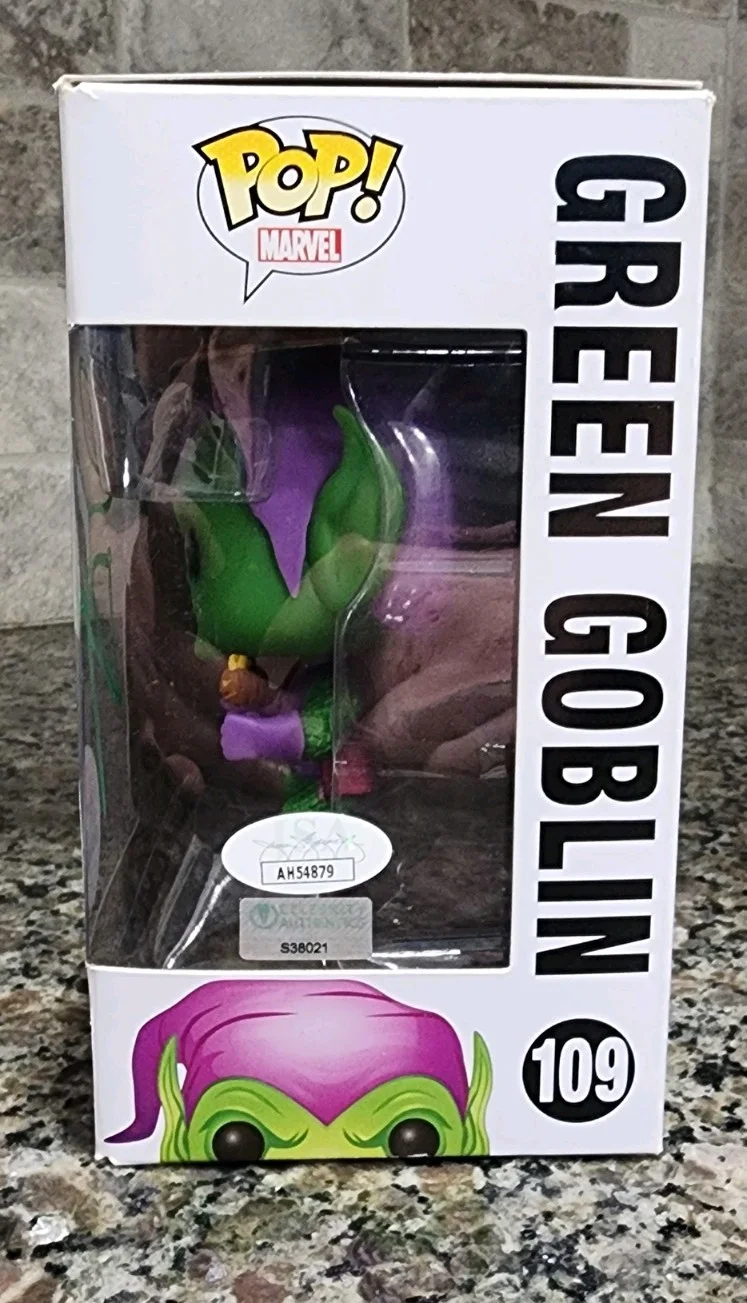 Willem Dafoe — Willem Dafoe Signed Marvel Green Goblin Funko Auto JSA &Celebrity Authentics COA, image 3