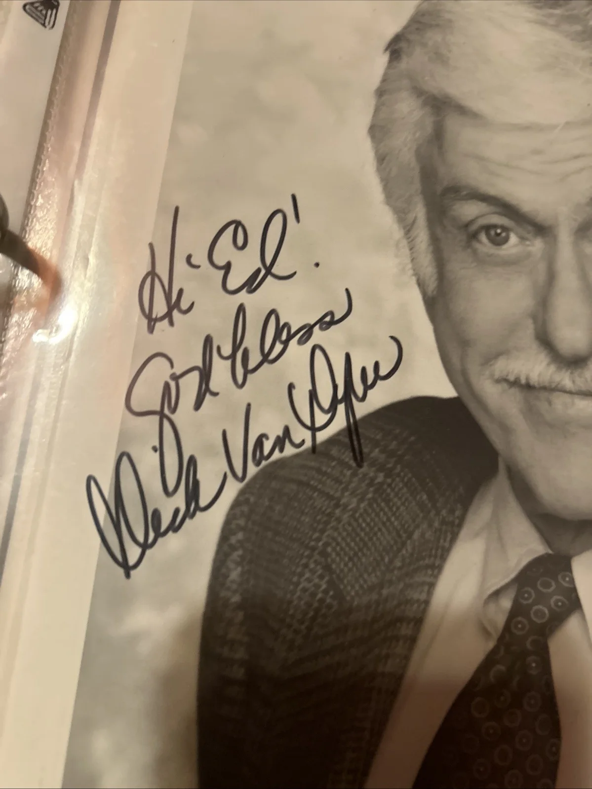 Dick Van Dyke — Dick Van Dyke Autographed Black-And-White 8 X 10 Photo Authentic, image 3