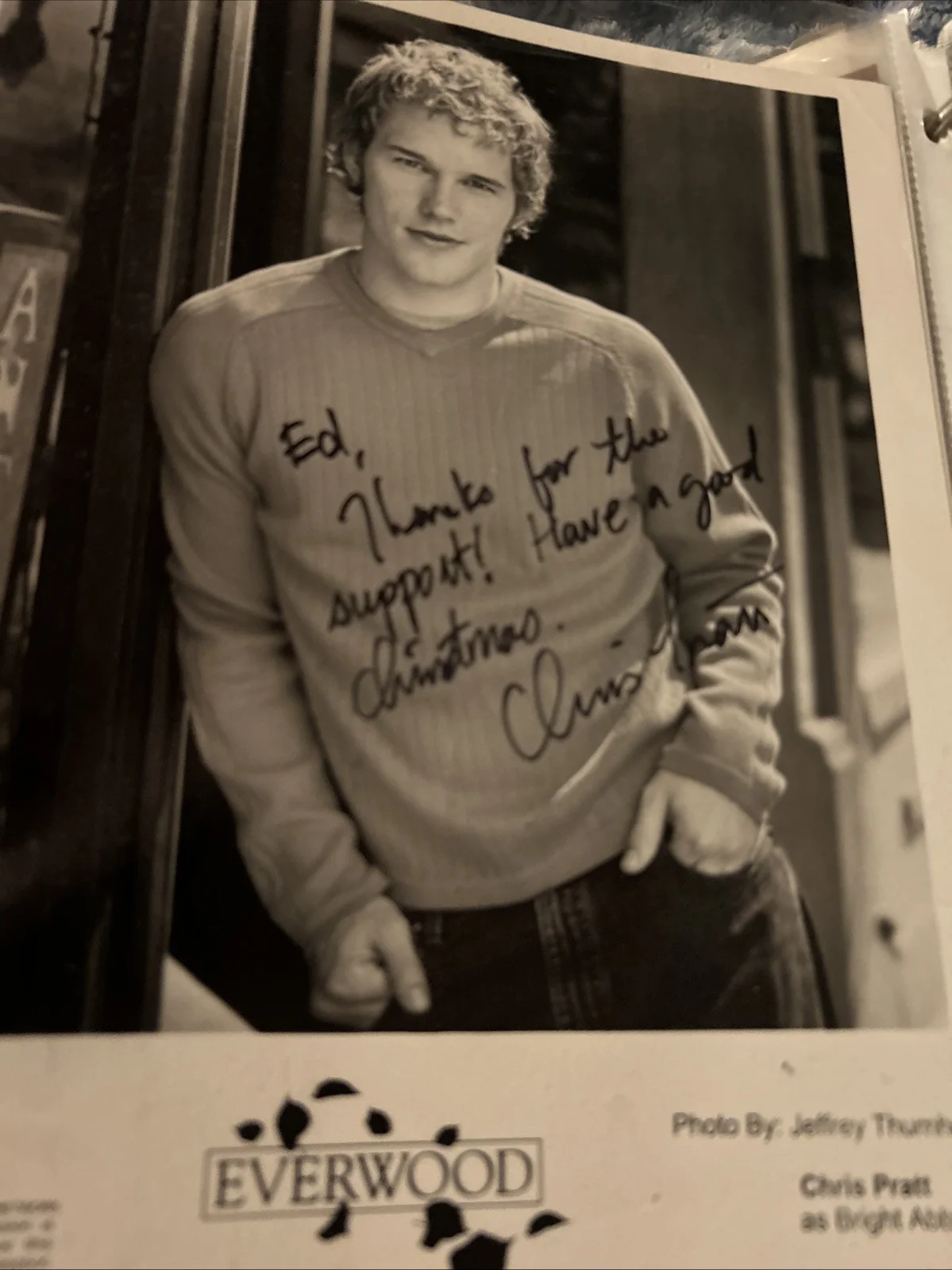 Chris Pratt — Chris Pratt Signed Everwood 8 X 10 Black-And-White Photo, image 2