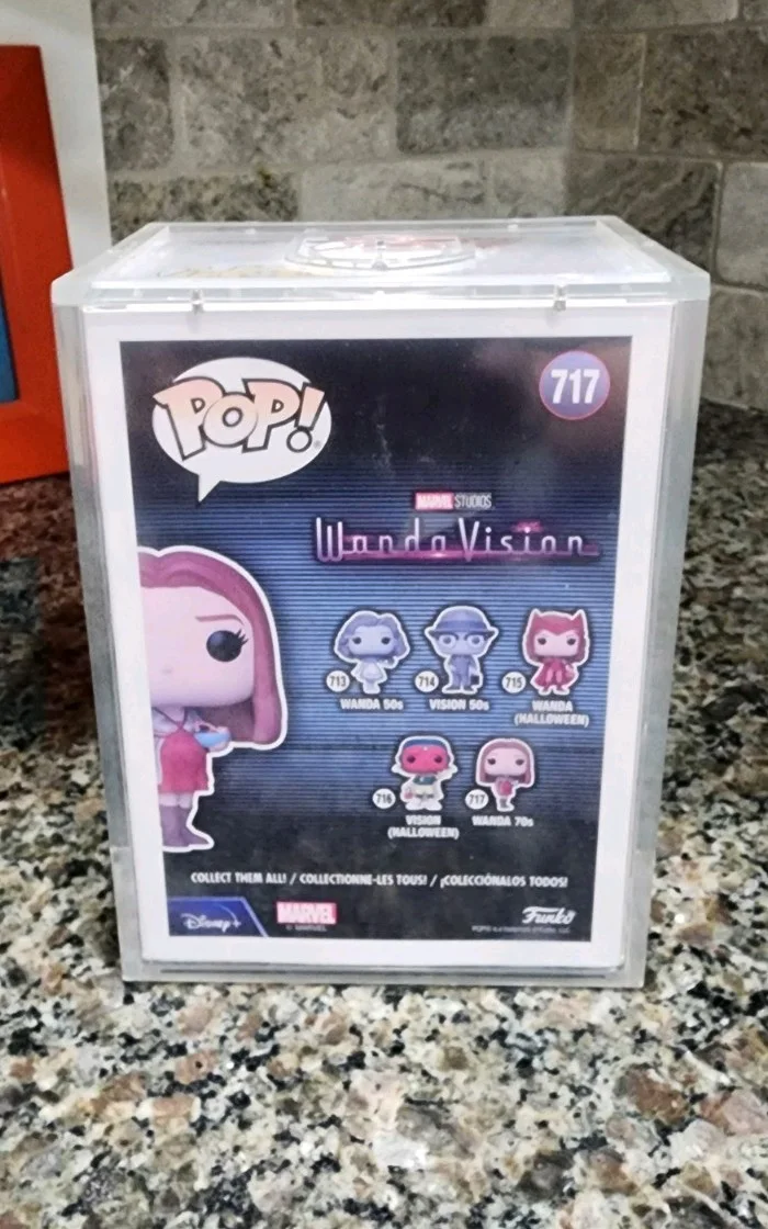 Elizabeth Olsen — Elizabeth Olsen Signed Wanda 70's Wandavision Funko Pop 717 Beckett, изображение 3