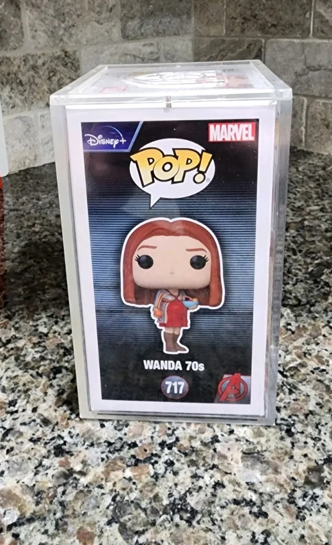 Elizabeth Olsen — Elizabeth Olsen Signed Wanda 70's Wandavision Funko Pop 717 Beckett, изображение 4