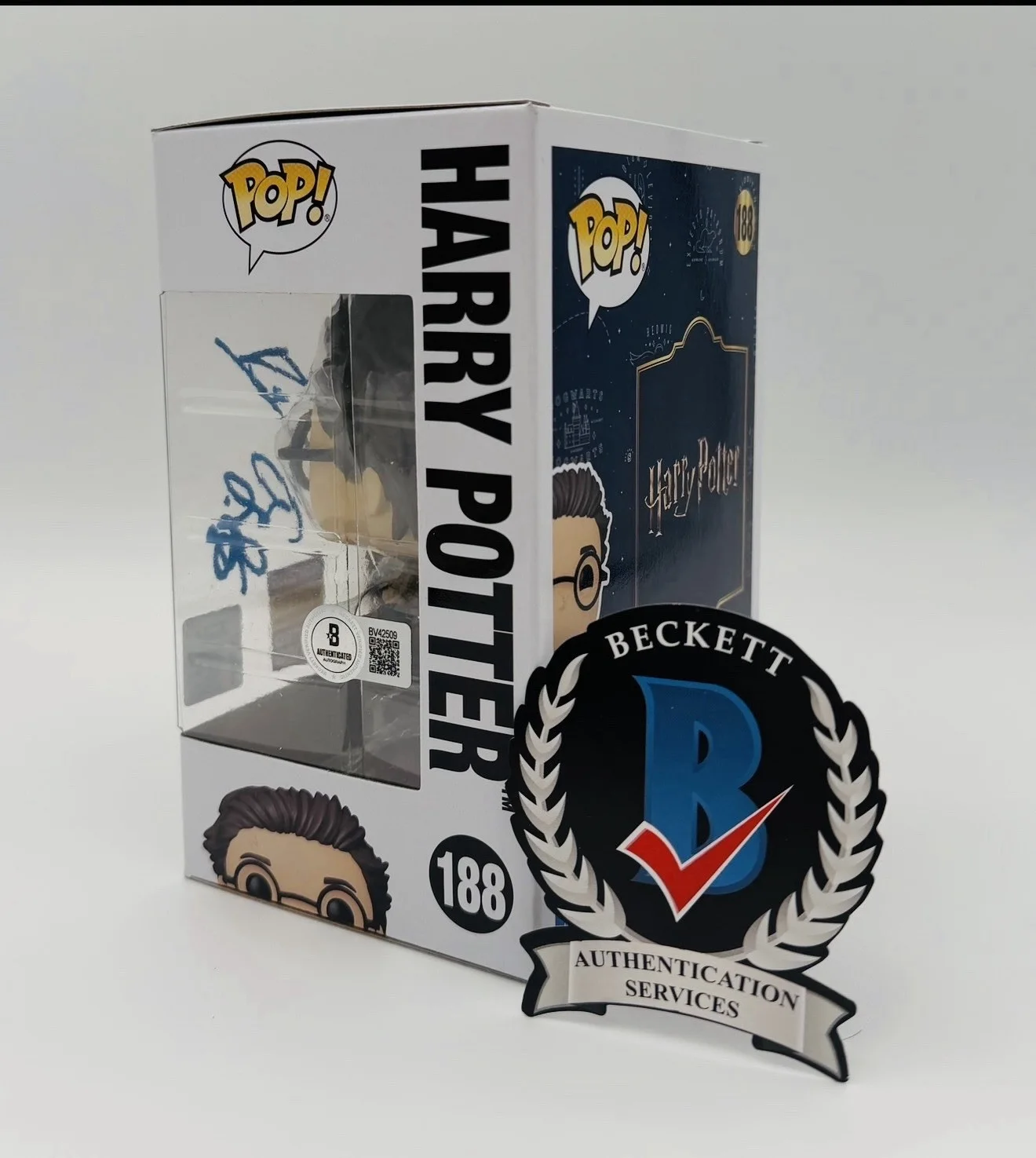 Daniel Radcliffe — DANIEL RADCLIFFE SIGNED HARRY POTTER QUIDDITCH FUNKO POP AUTOGRAPH + BECKETT, image 2