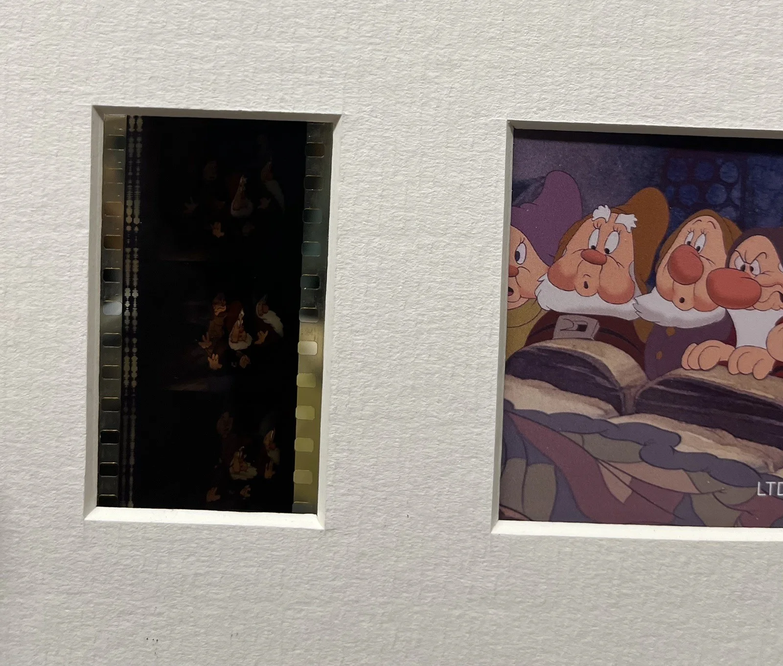 SNOW WHITE . And the Seven Dwarfs. 35mm Film Cell Mounted Display, изображение 4