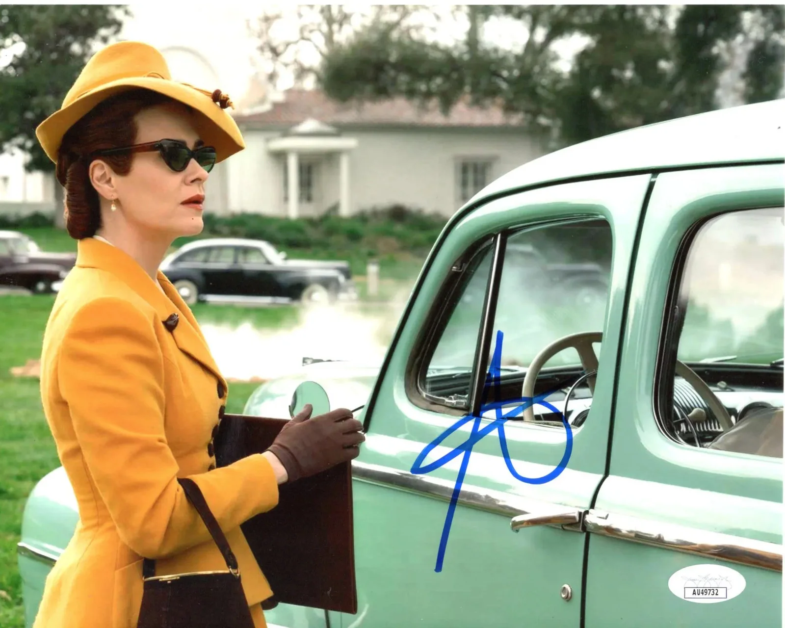 Sarah Paulson — Sarah Paulson signed 8x10 Photo Nurse Mildred Ratched JSA Authentication