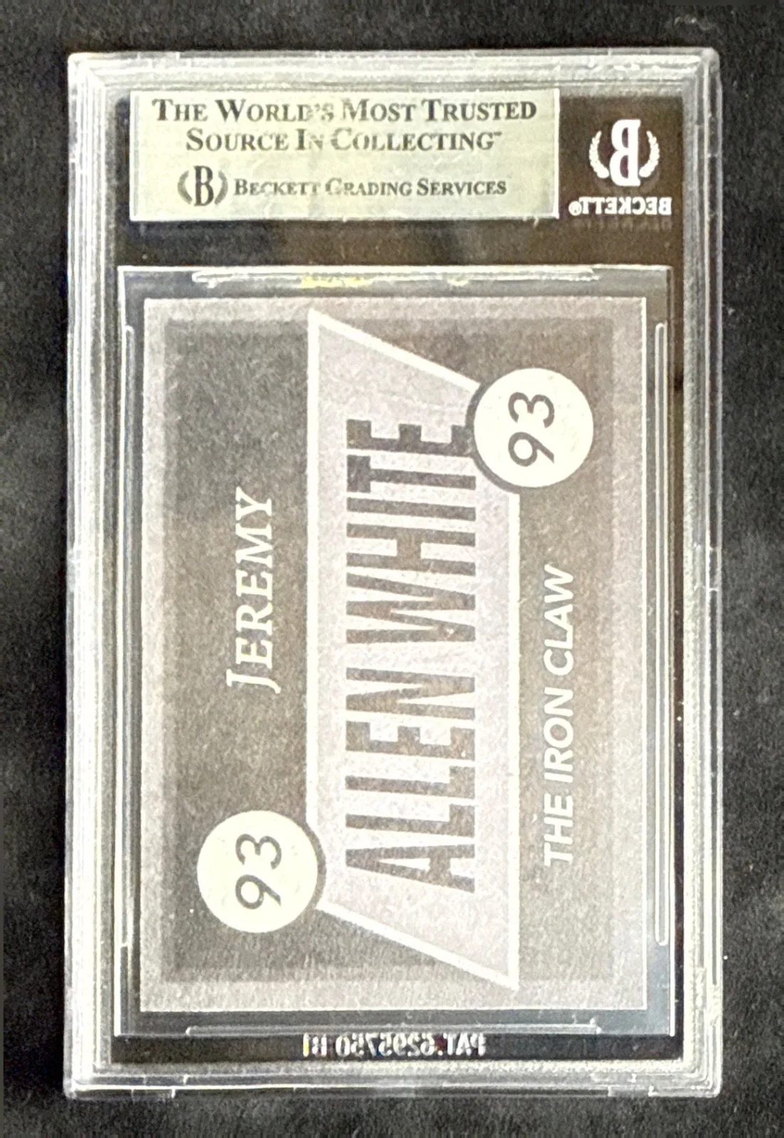 Jeremy Allen White — Jeremy Allen White Signed Trading Card The Iron Claw BAS 00018095748, image 2