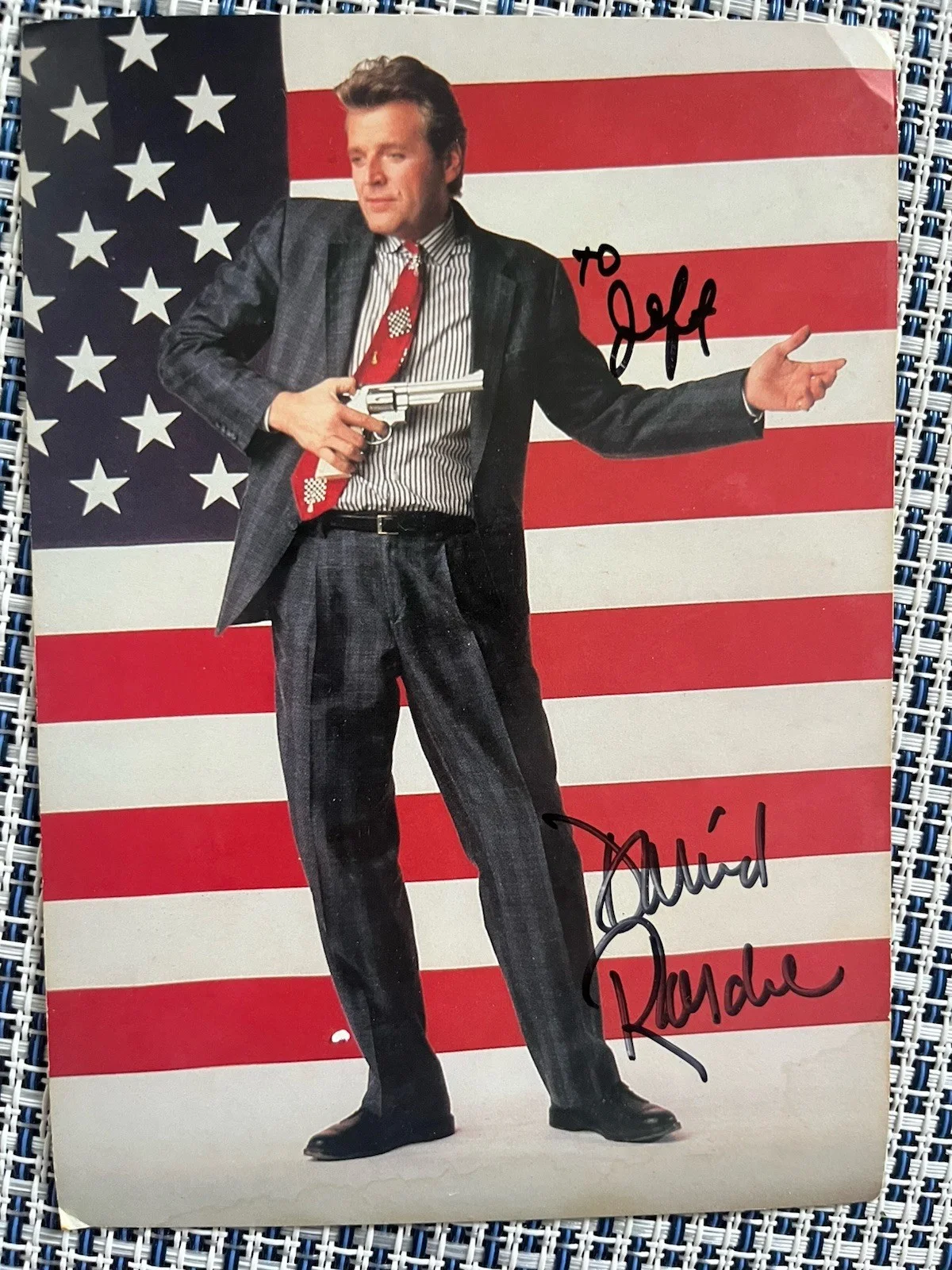 David Rasche — David Rasche Autographed Sledge Hammer! Photo with 'Trust Me!' Inscription, изображение 2