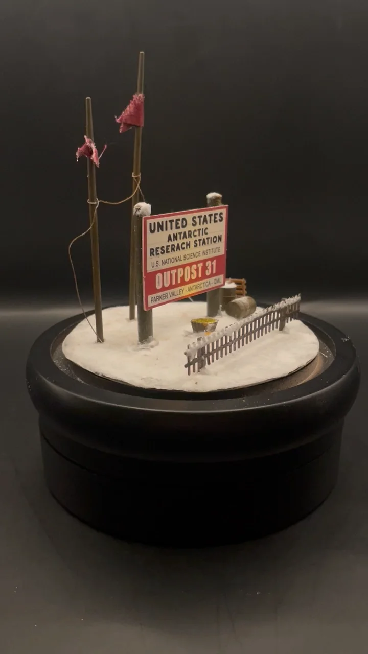 Outpost 31 Mini Diorama – The Thing Inspired Horror Movie Collectible – Handmade, изображение 2