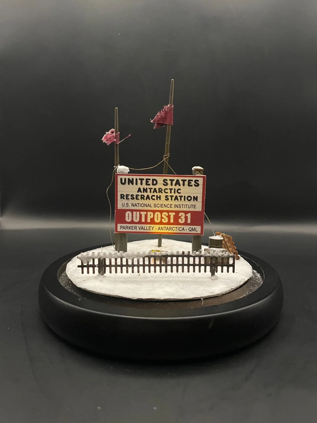 Outpost 31 Mini Diorama – The Thing Inspired Horror Movie Collectible – Handmade, изображение 4