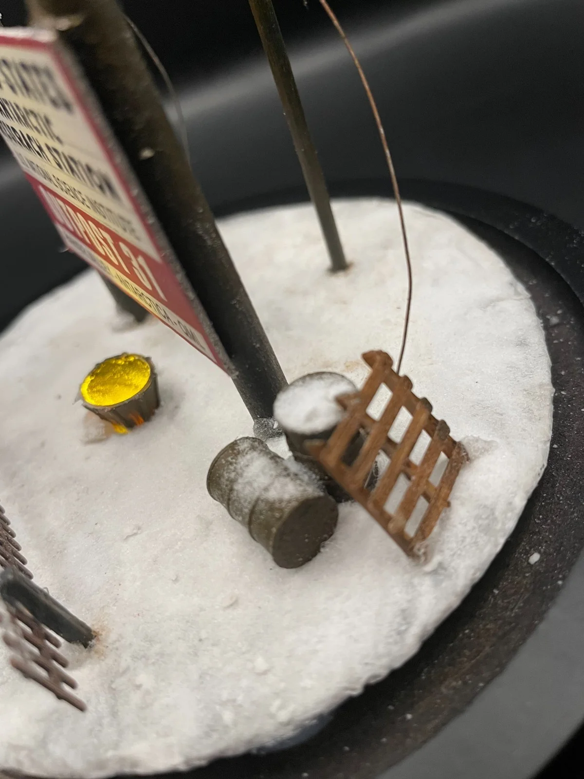 Outpost 31 Mini Diorama – The Thing Inspired Horror Movie Collectible – Handmade, изображение 5