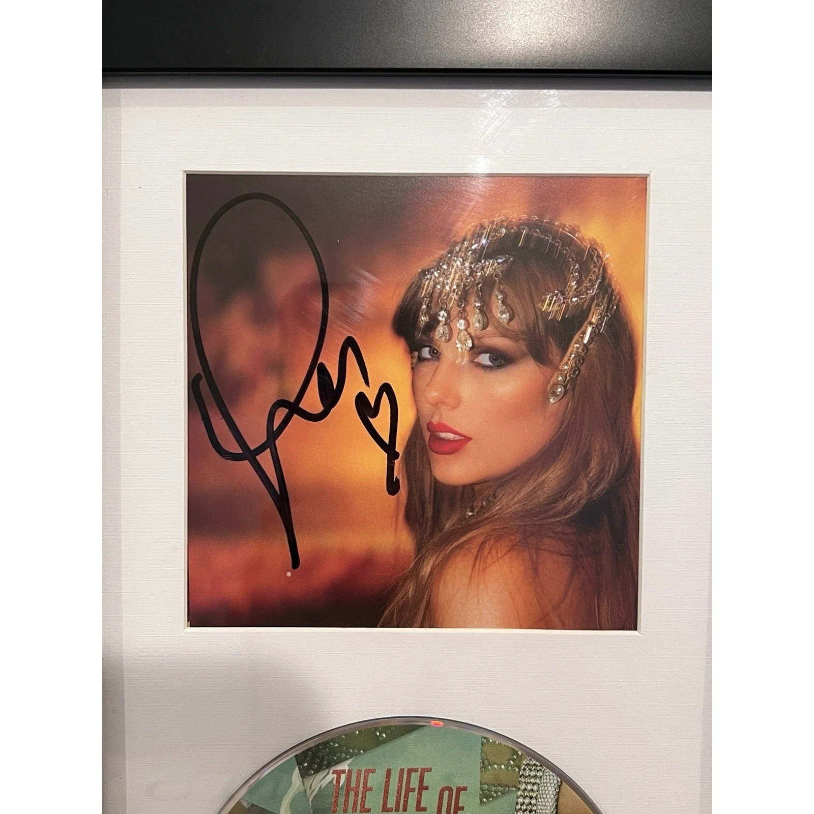 Taylor Swift The Life of a Showgirl Signed Photo Framed CD Photo Autograph #2, изображение 2