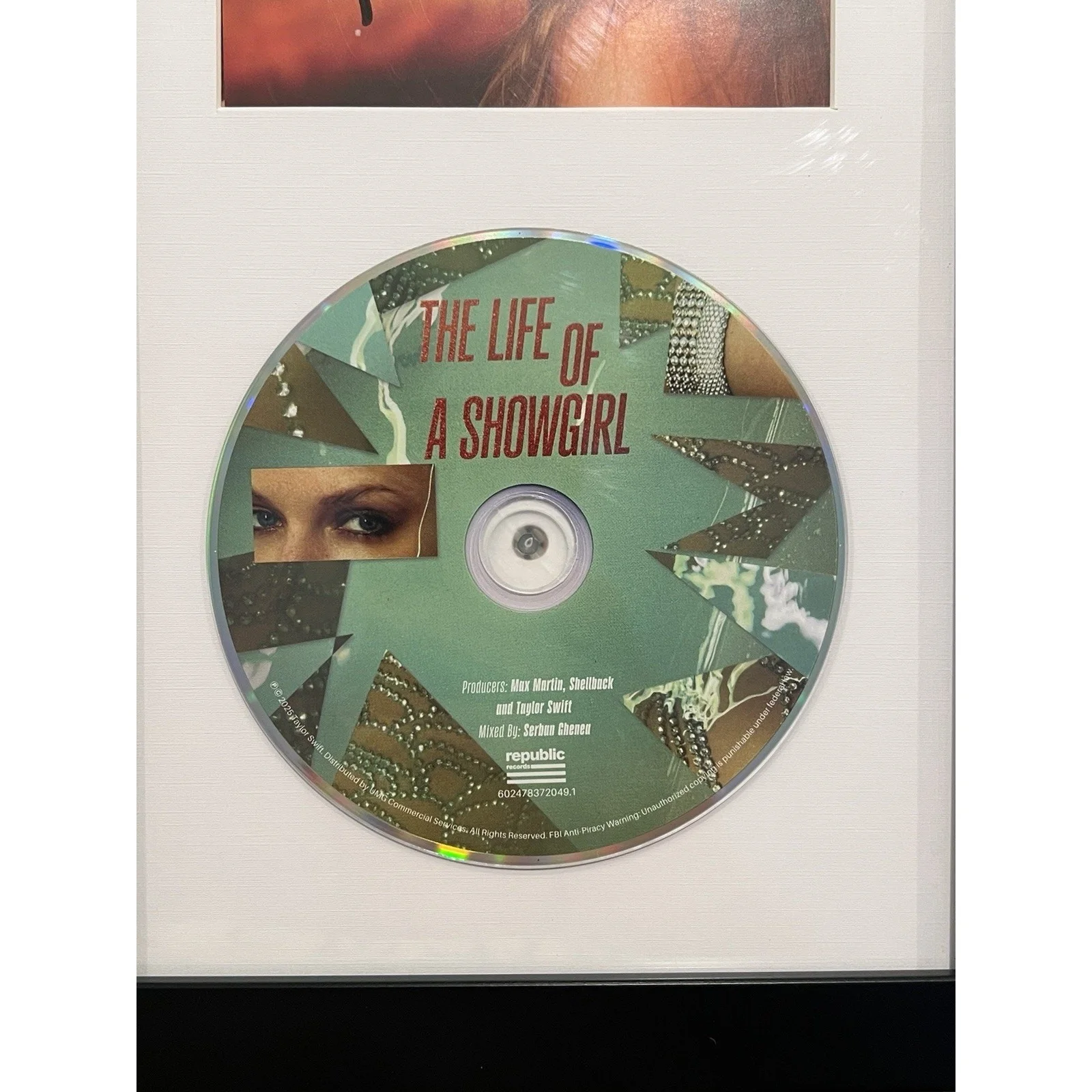 Taylor Swift The Life of a Showgirl Signed Photo Framed CD Photo Autograph #2, изображение 3