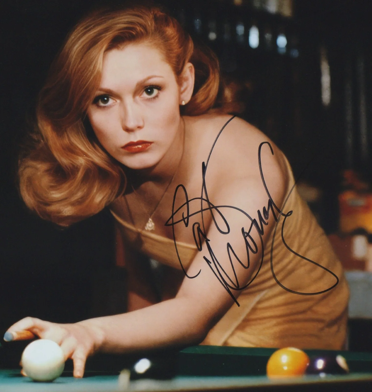 CATHY MORIARTY hand-signed NEIGHBORS 8x10 uacc rd coa SEXY CLOSEUP SHOOTING POOL, изображение 2