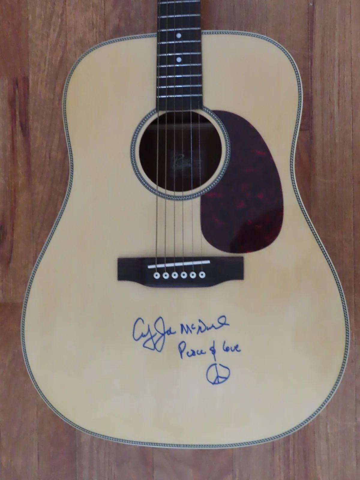 "Country Joe" McDONALD signed "PEACE & LOVE" Rogue Guitar COA WOODSTOCK, изображение 4