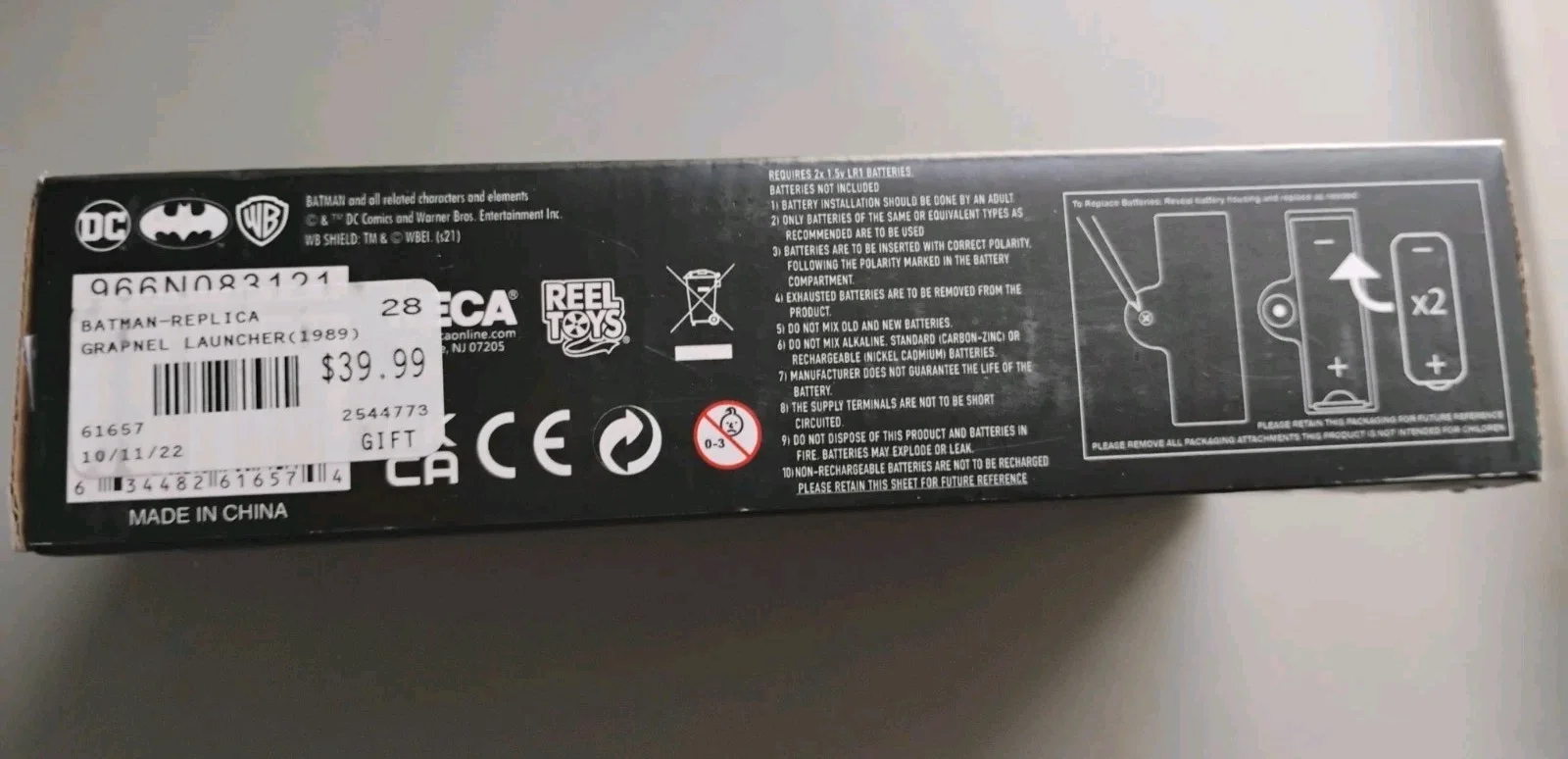 Christian bale — CHRISTIAN BALE SIGNED THE DARK KNIGHT BATMAN TOY PLASTIC GRAPNEL LAUNCHER PROOF, изображение 3