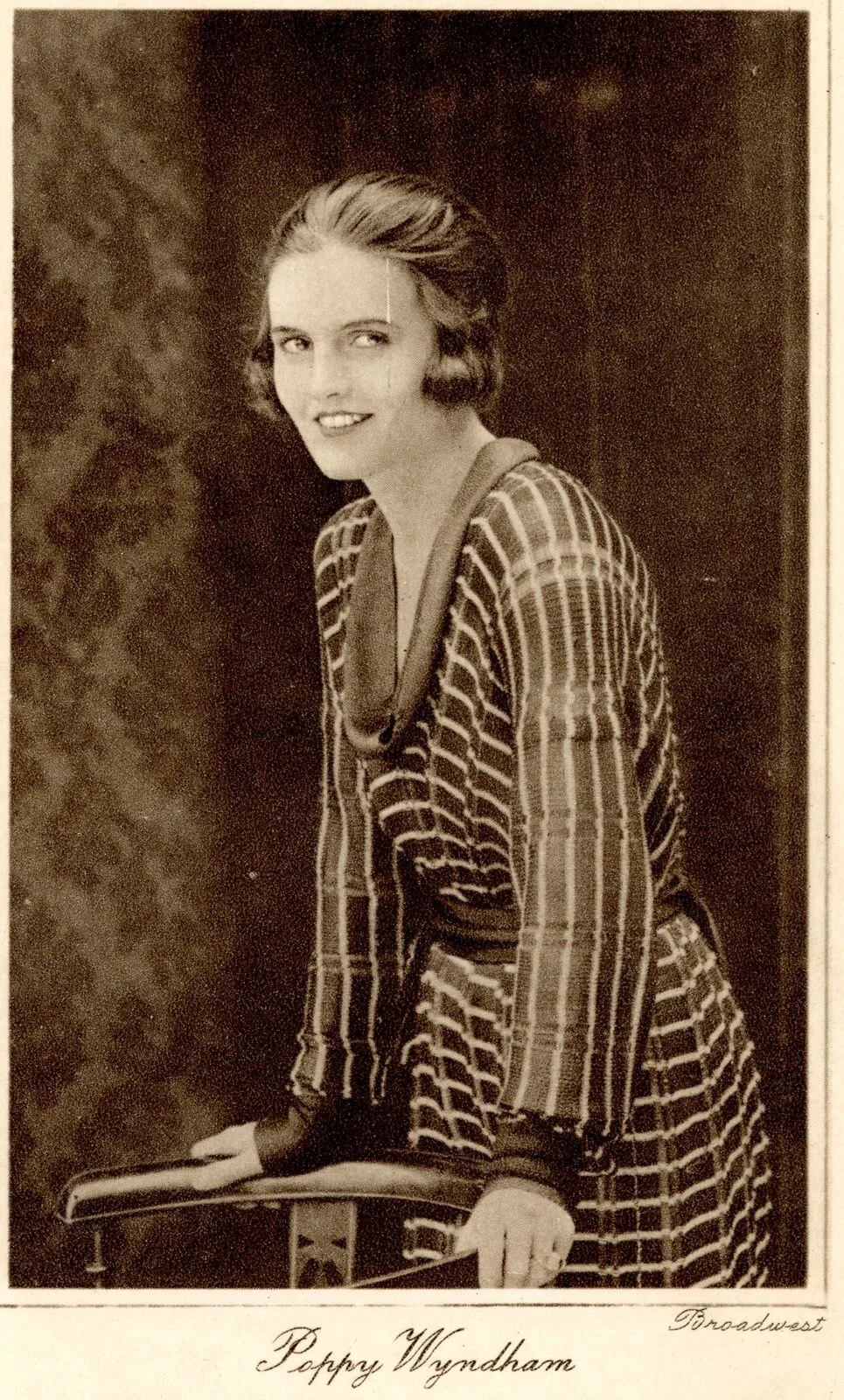 Vintage Poppy Wyndham printed actress card Broadwest film history cinema #81, изображение 3