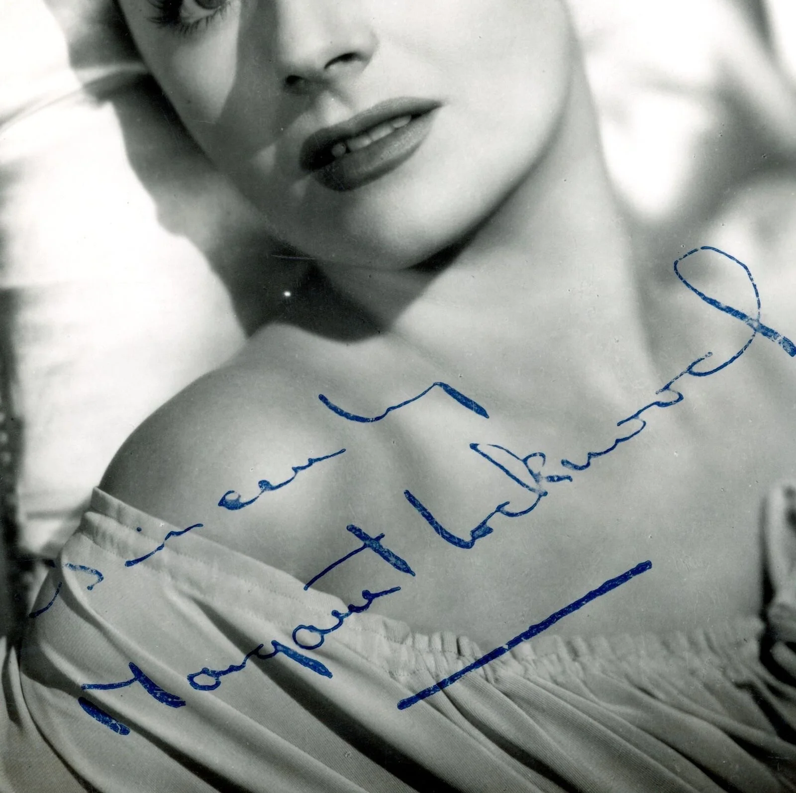 Vintage photographic card Margaret Lockwood printed autograph actress film #80, изображение 3