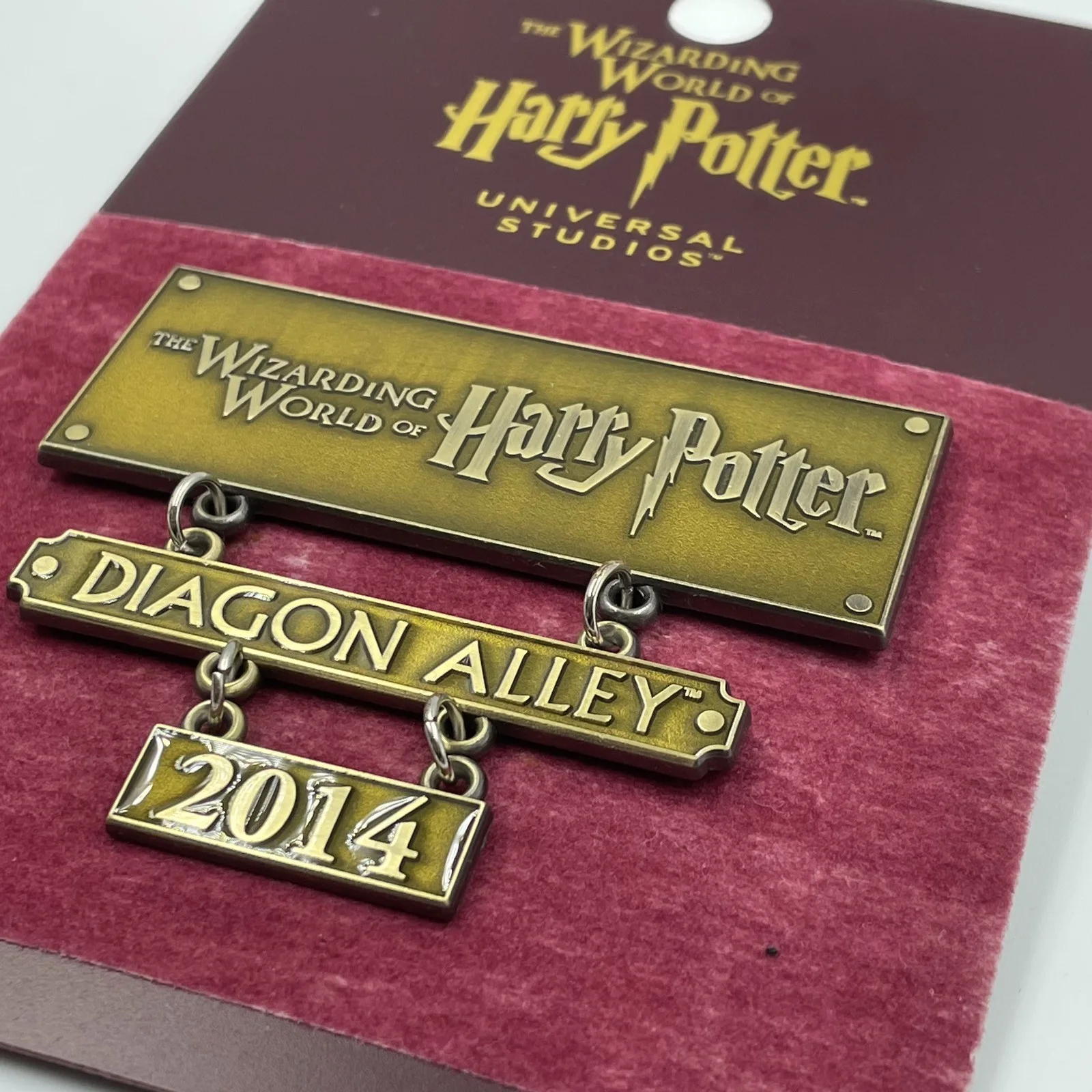 Harry Potter • Diagon Alley Opening Pin Badge • Universal Studios Theme Park New, image 3