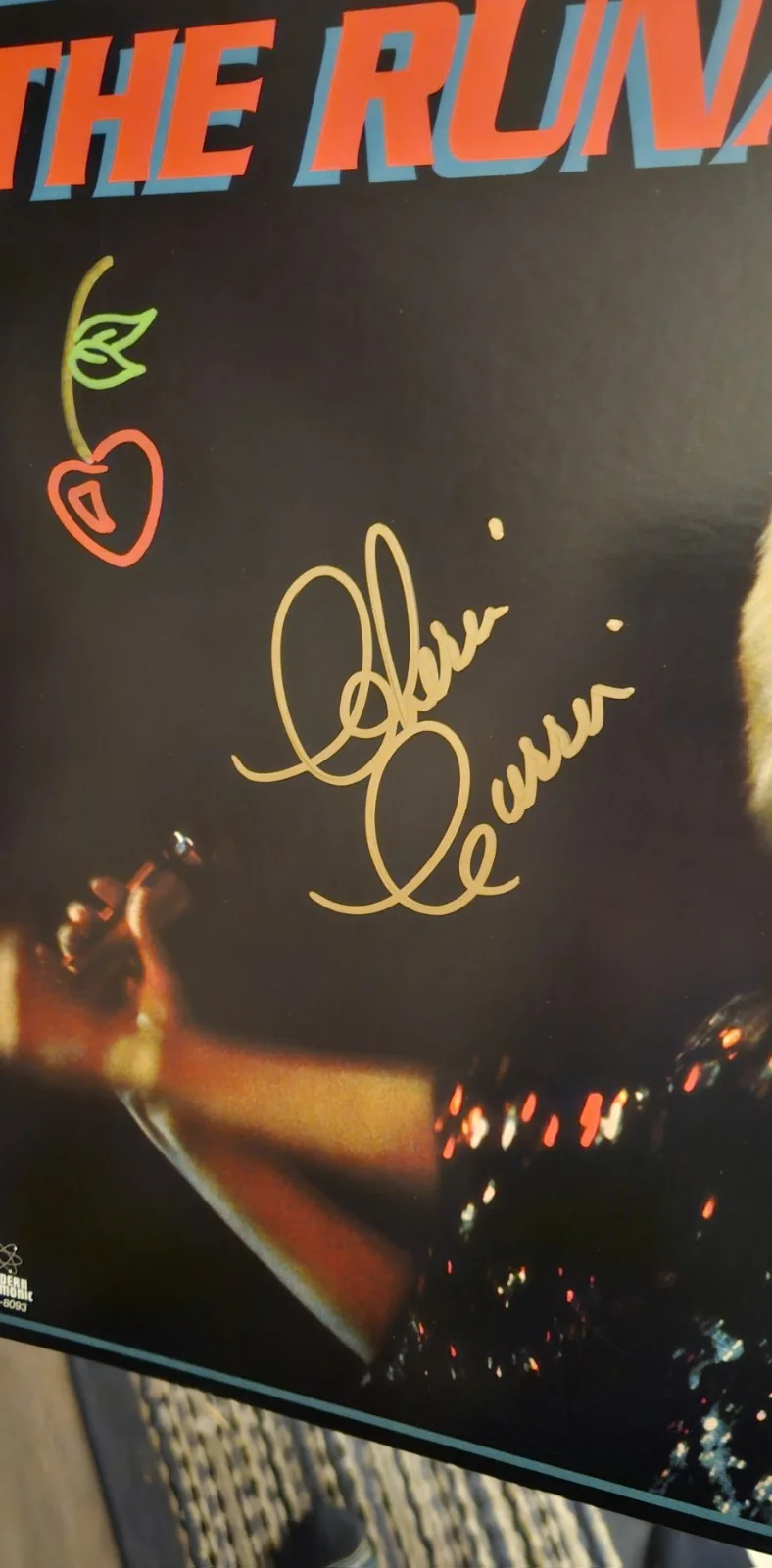 The Runaways Cherie Currie Autographed New Vinyl Album, изображение 3