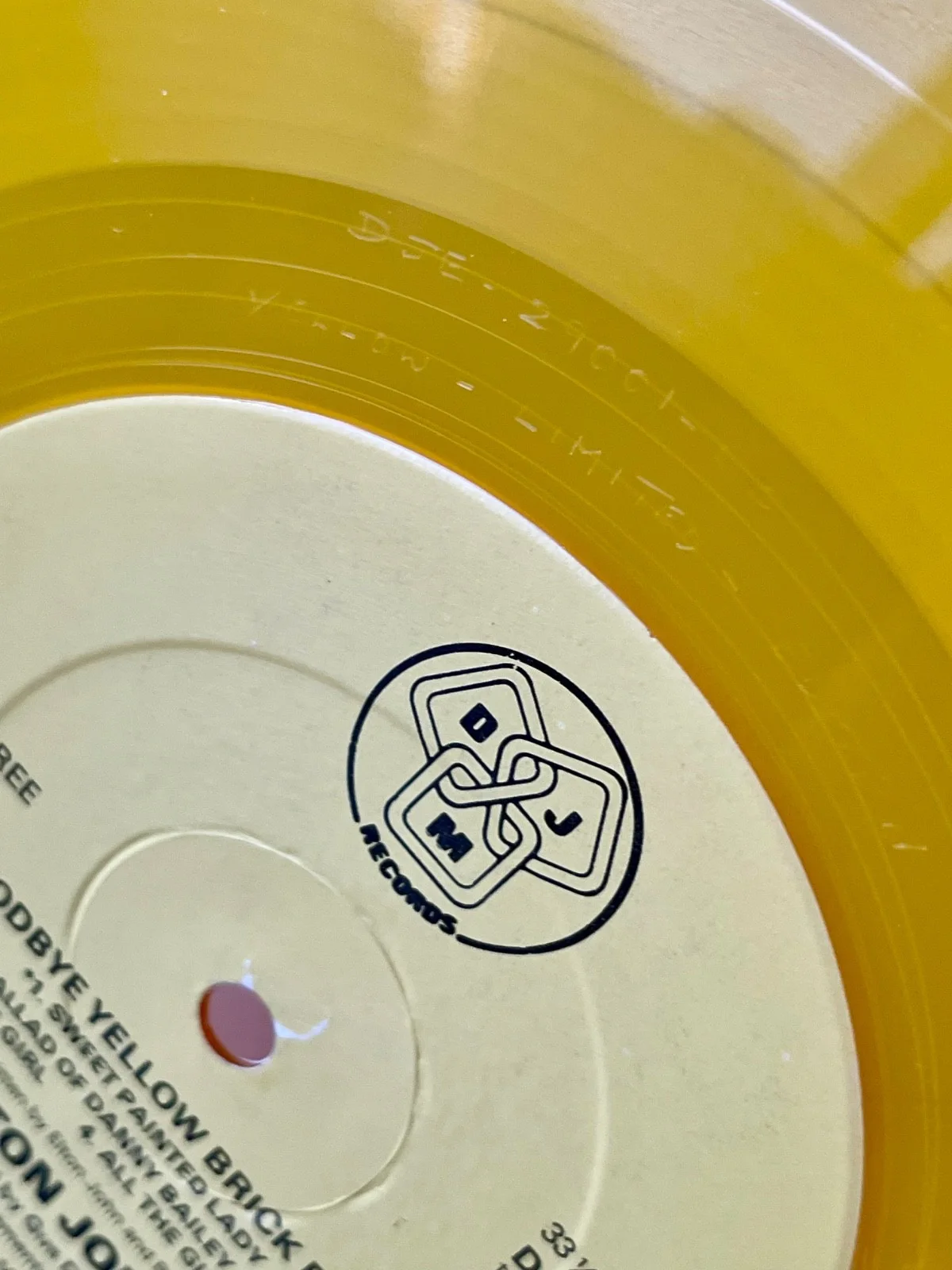 Elton John Signed YELLOW VINYL Goodbye Yellow Brick Road JSA LOA + Signed Photo, image 4