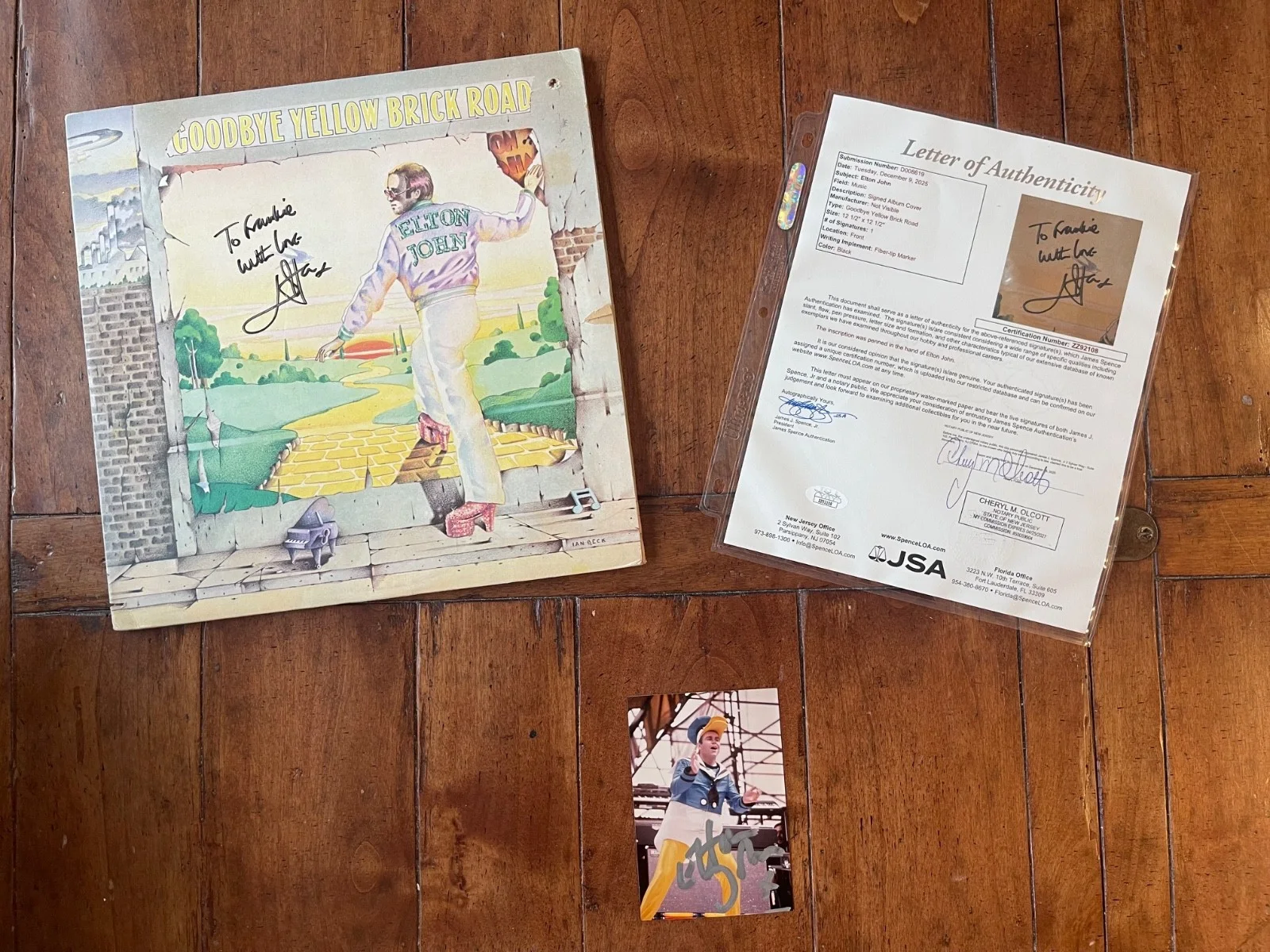 Elton John Signed YELLOW VINYL Goodbye Yellow Brick Road JSA LOA + Signed Photo, image 5