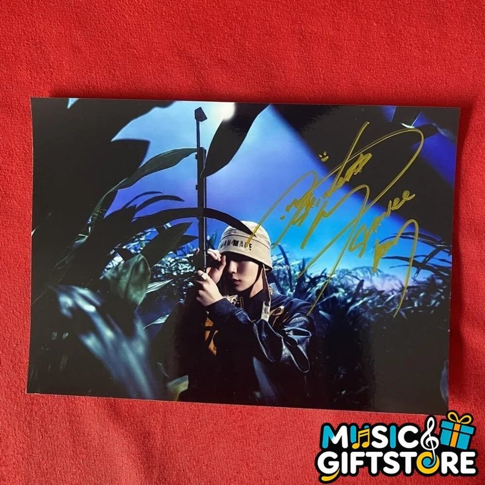 SHINee KEY Autographed Signed Photo 4*6 K-POP COLLECTION AUTOGRAPHED 2025 #MUGS, image 4