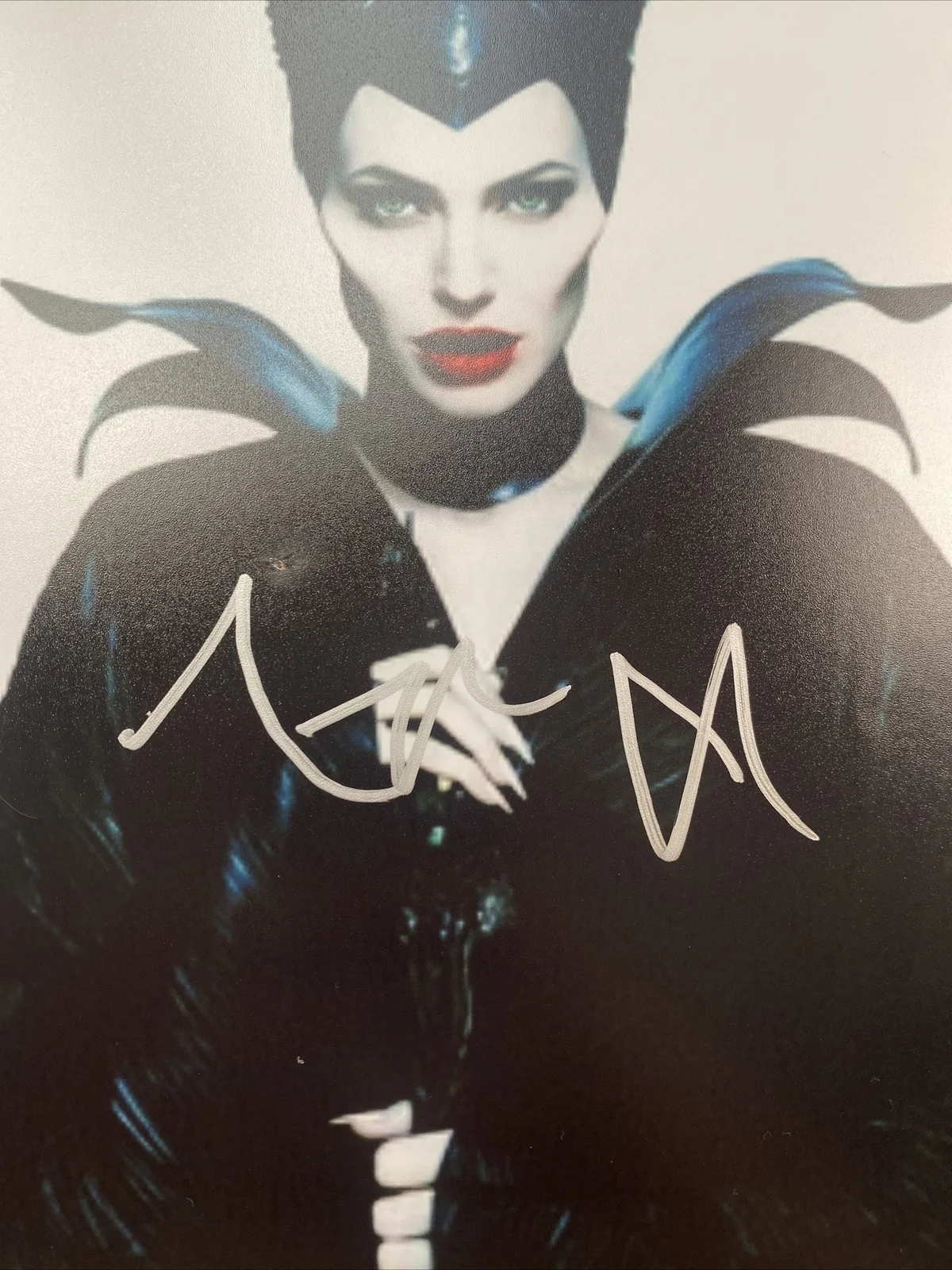 Angelina Jolie Maleficient Signed Autographed 8x10 Photo Beckett BAS COA, image 2