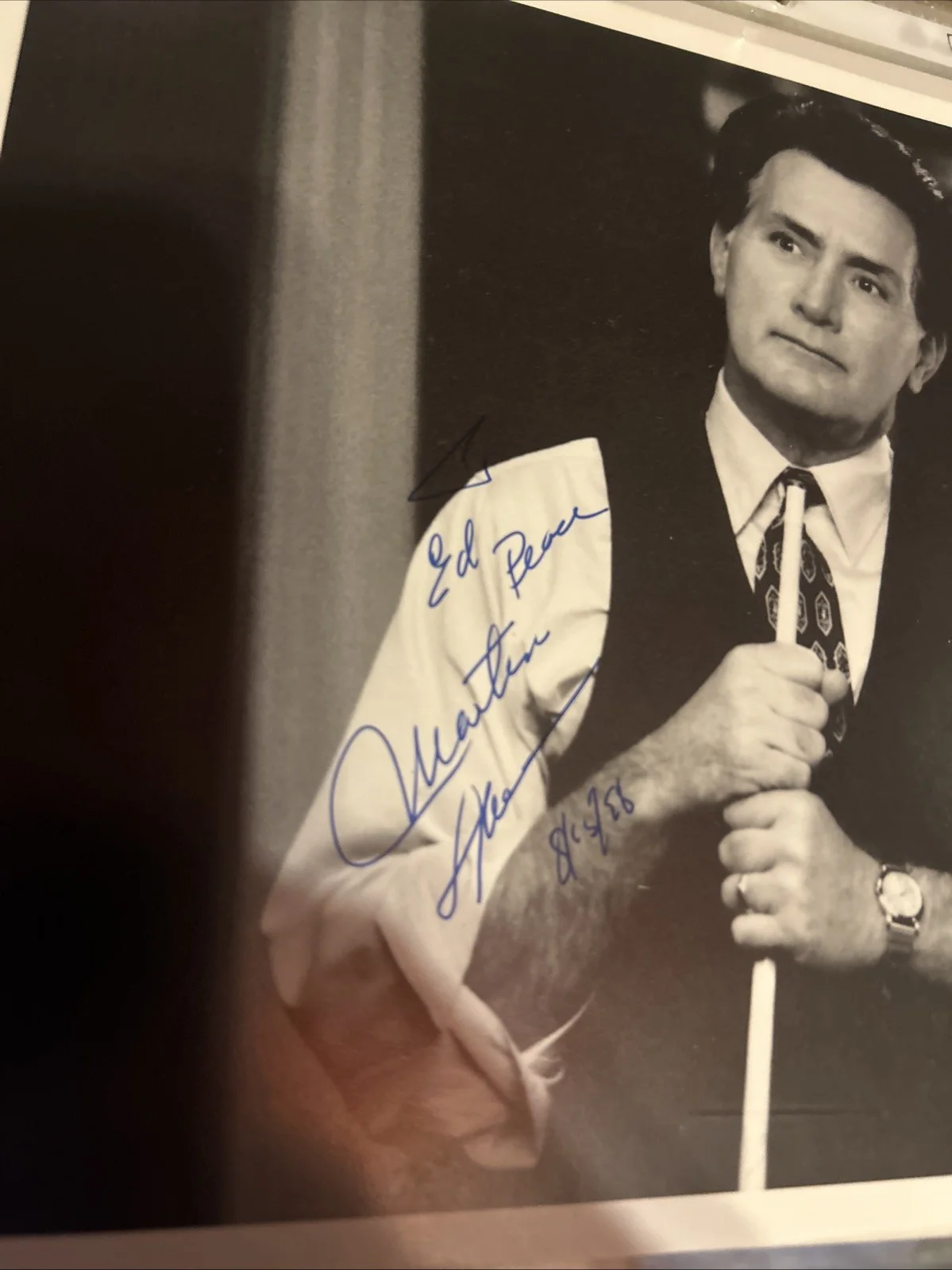 Martin Sheen — Martin Sheen Autographed 8 X 10 Black-And-White Photo, изображение 4