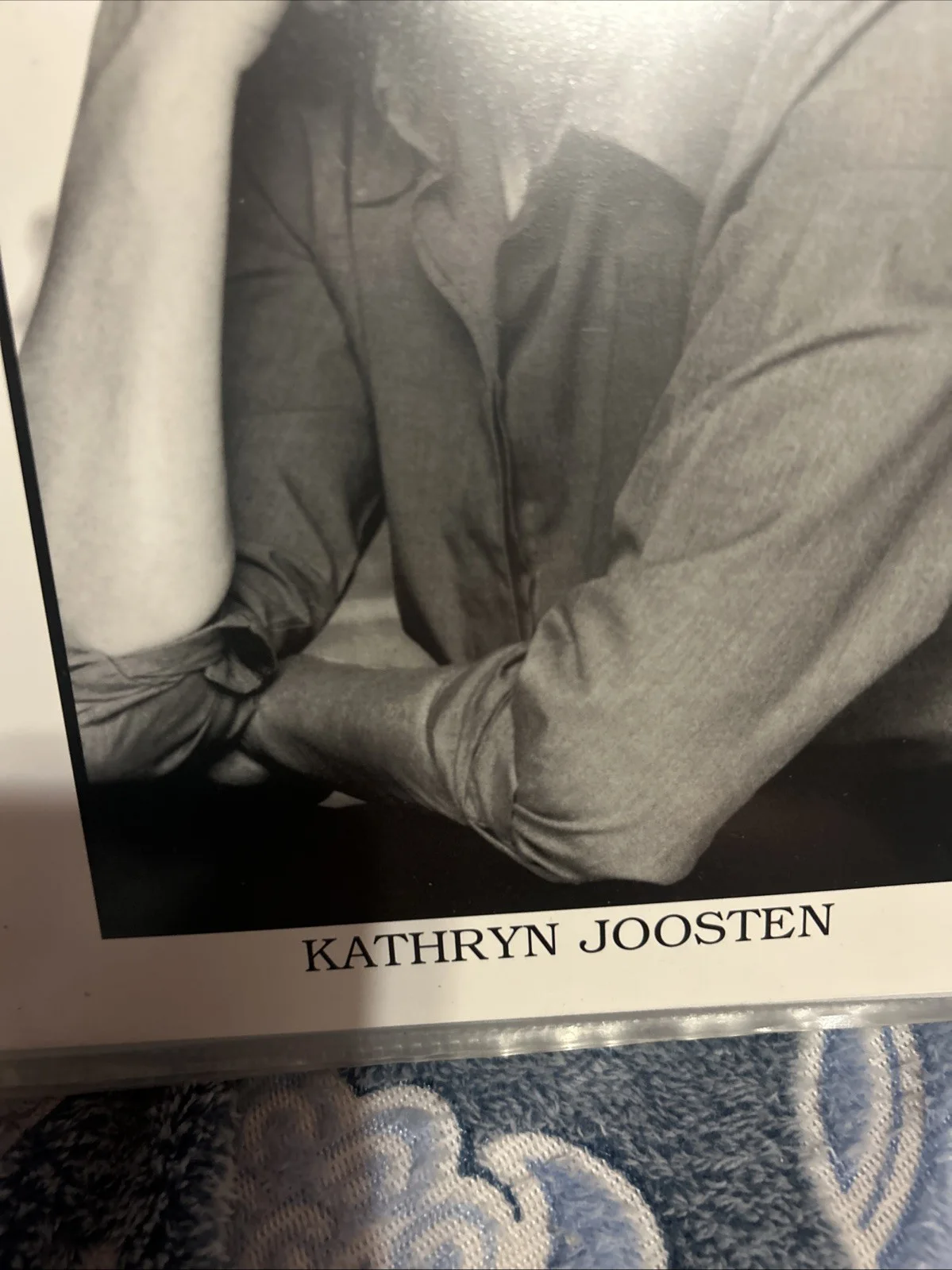 Kathryn Joosten — Katheryn Joosten Autographed 8x10 Black-And-White Photo, изображение 5