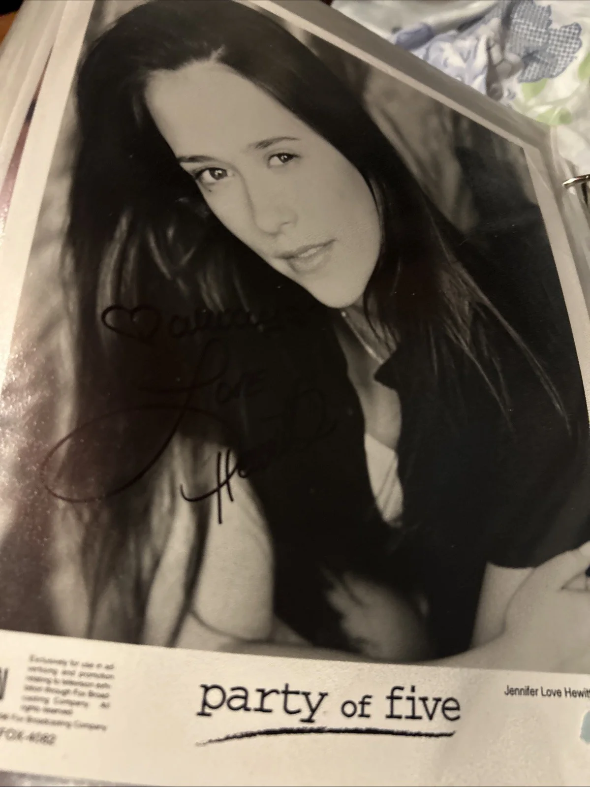 Jennifer Love Hewitt — Jennifer Love Hewitt Party Of Five Autographed Photo