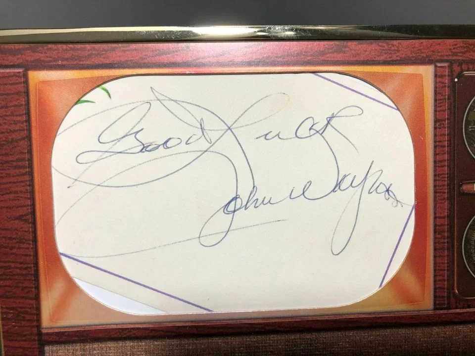 John Wayne — 2020 Bowman Transcendent John Wayne Auto Oversized Cut Autograph 1/1, image 2