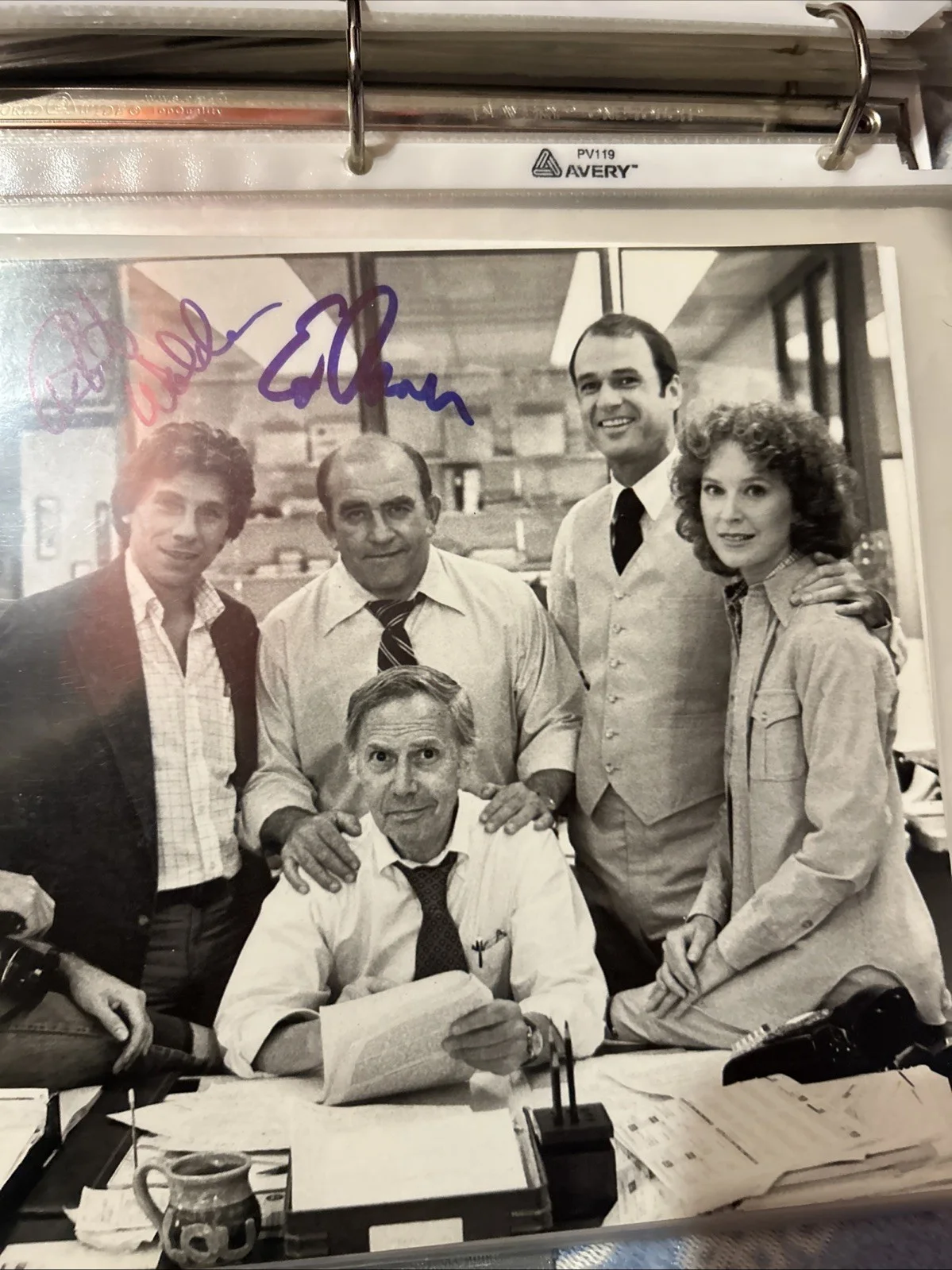 Robert Walden Ed Asner — Robert Walden And Ed Asner Autographed Lou Grant Photo 8 X 10, изображение 5
