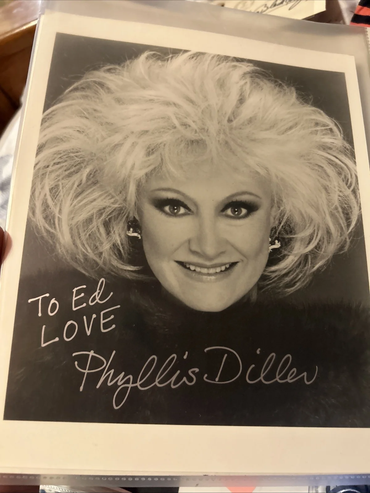 Phyllis Diller — Phyllis Diller Autographed 8 X 10 Black-And-White Photos Signed In Silver Marker, изображение 2