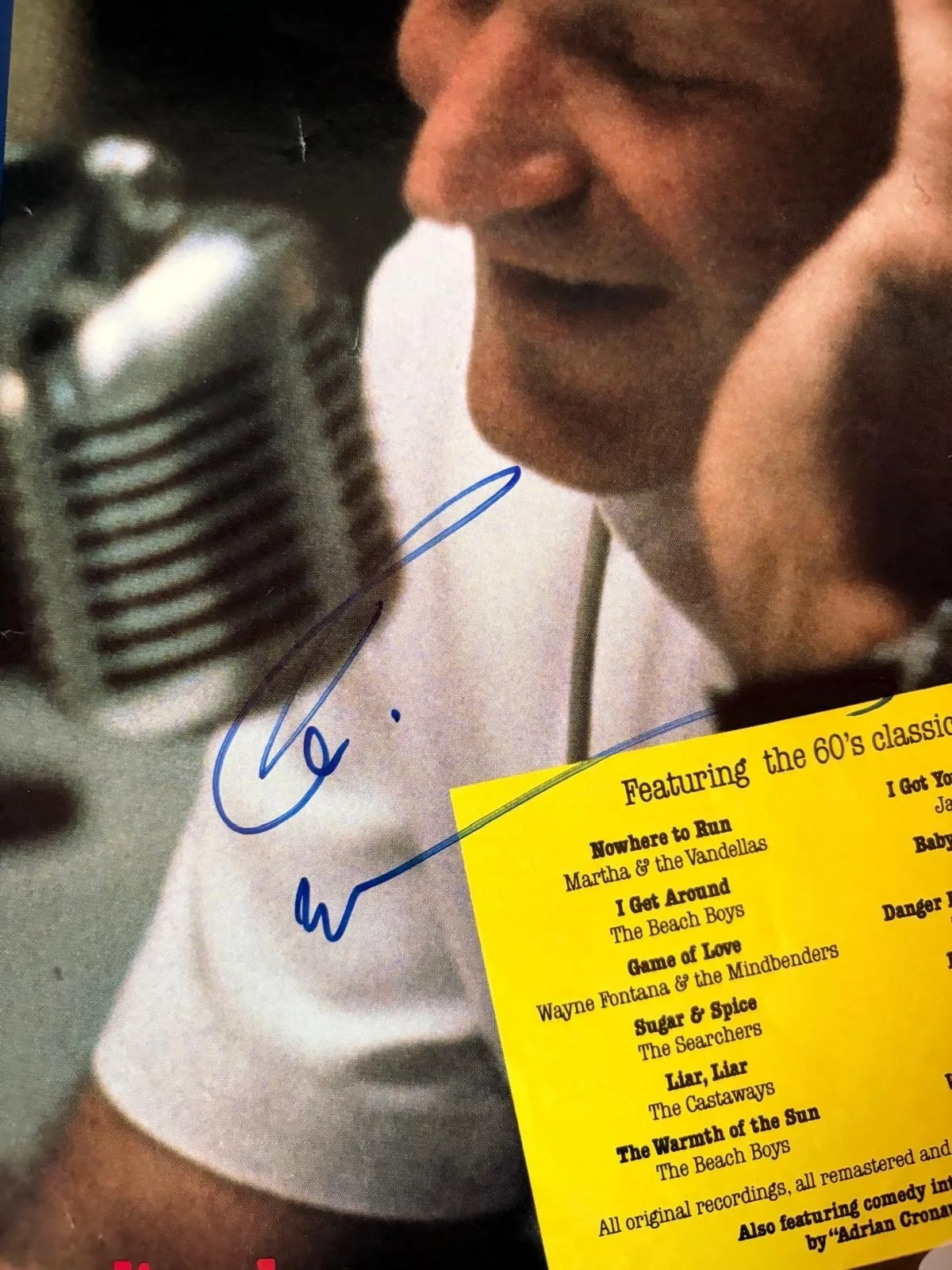 Robin Williams — ROBIN WILLIAMS SIGNED AUTOGRAPHED 11X14 MAGAZINE PHOTO MORNING VIETNAM PSA C, изображение 2